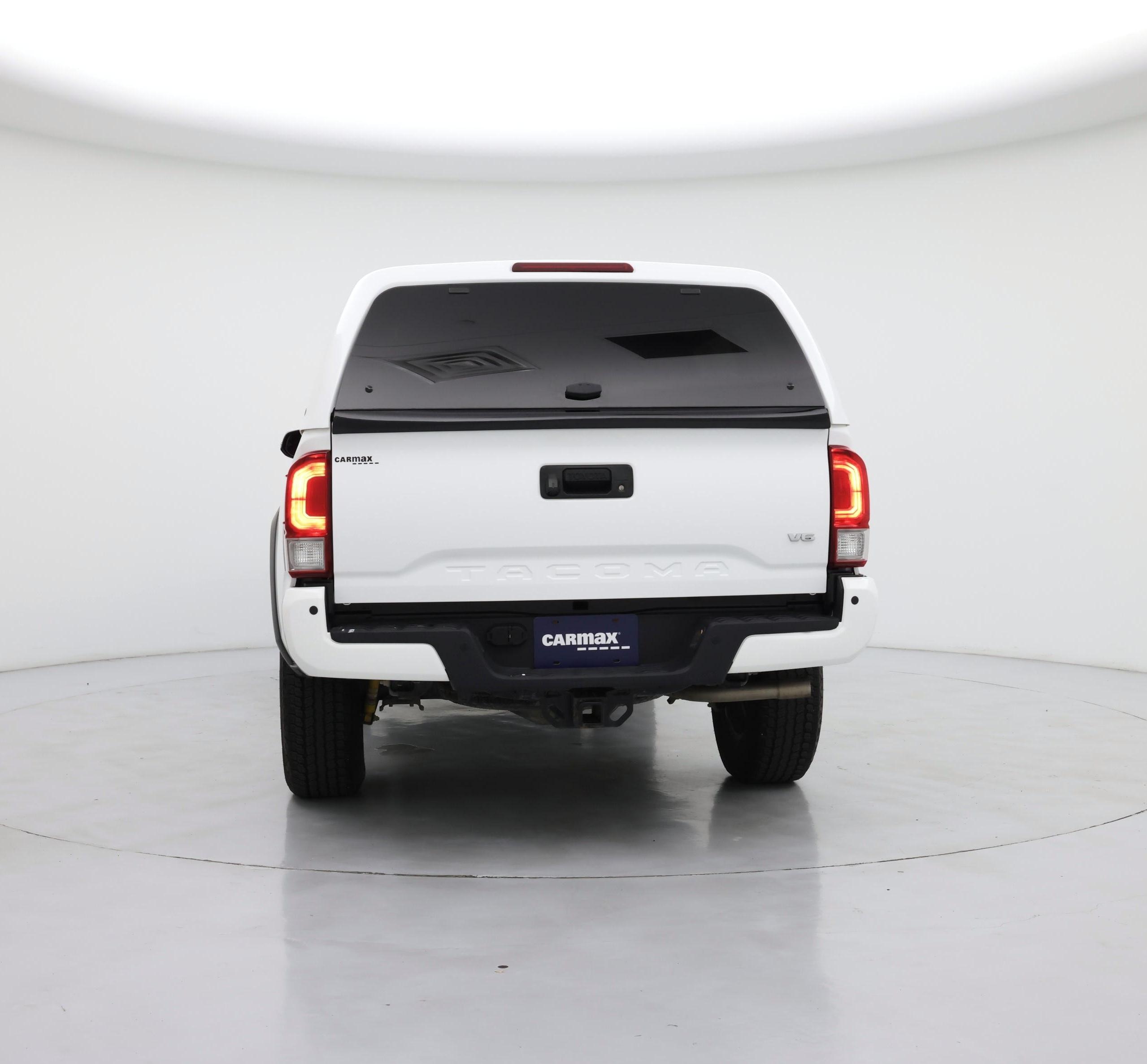 Thumbnail: 2017 Toyota Tacoma - 6