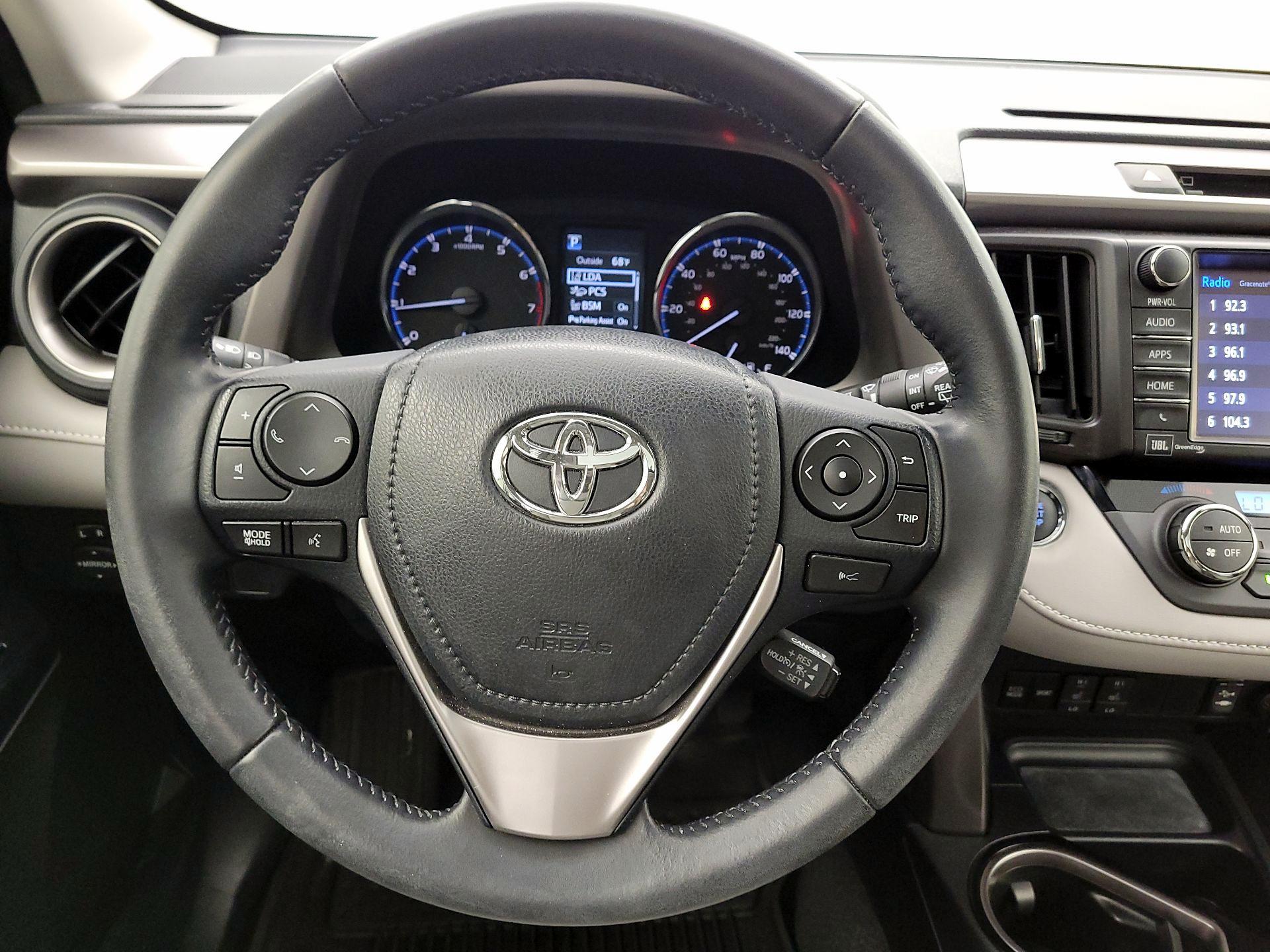 Thumbnail: 2016 Toyota RAV4 - 10