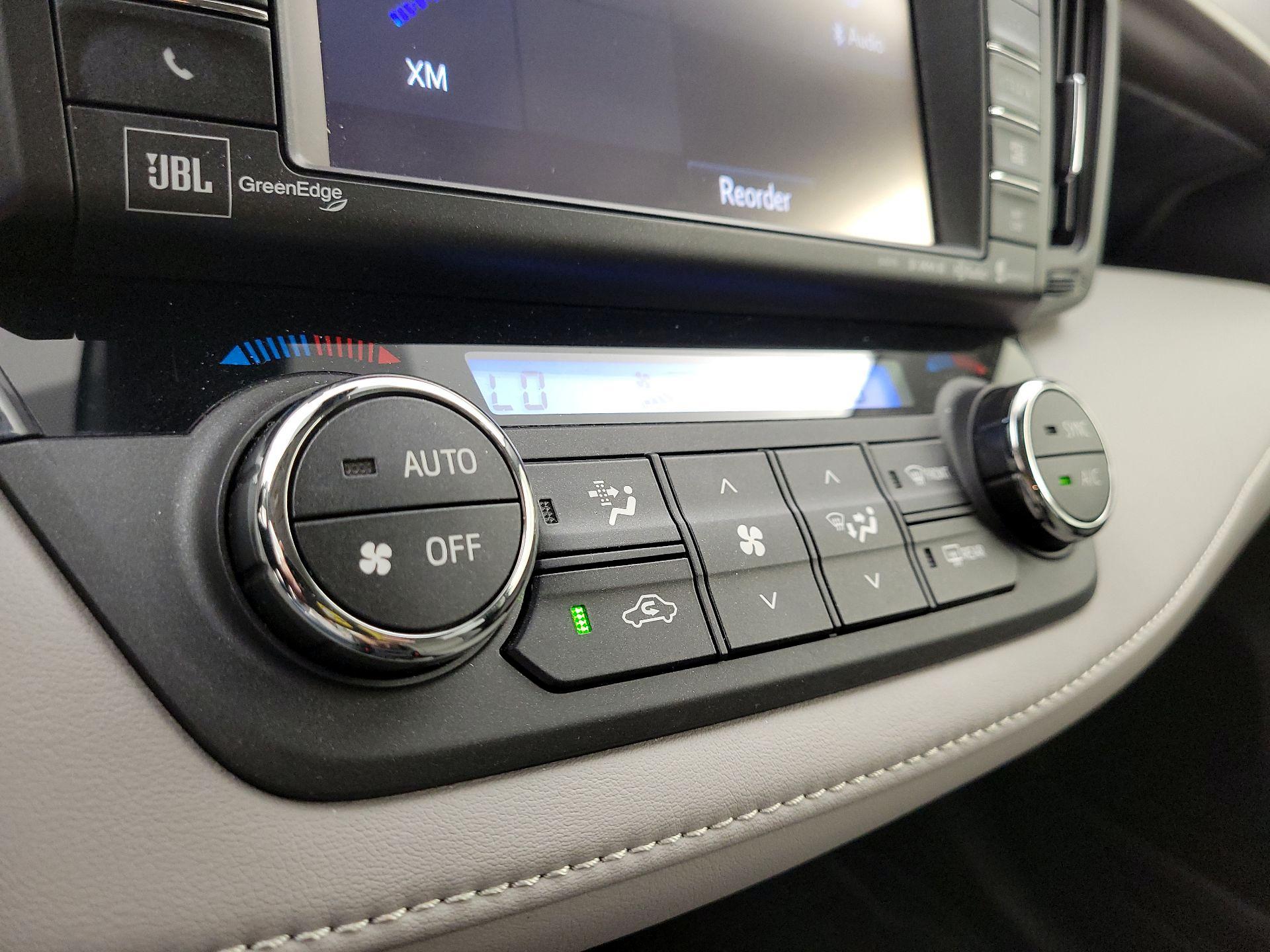 Thumbnail: 2016 Toyota RAV4 - 16