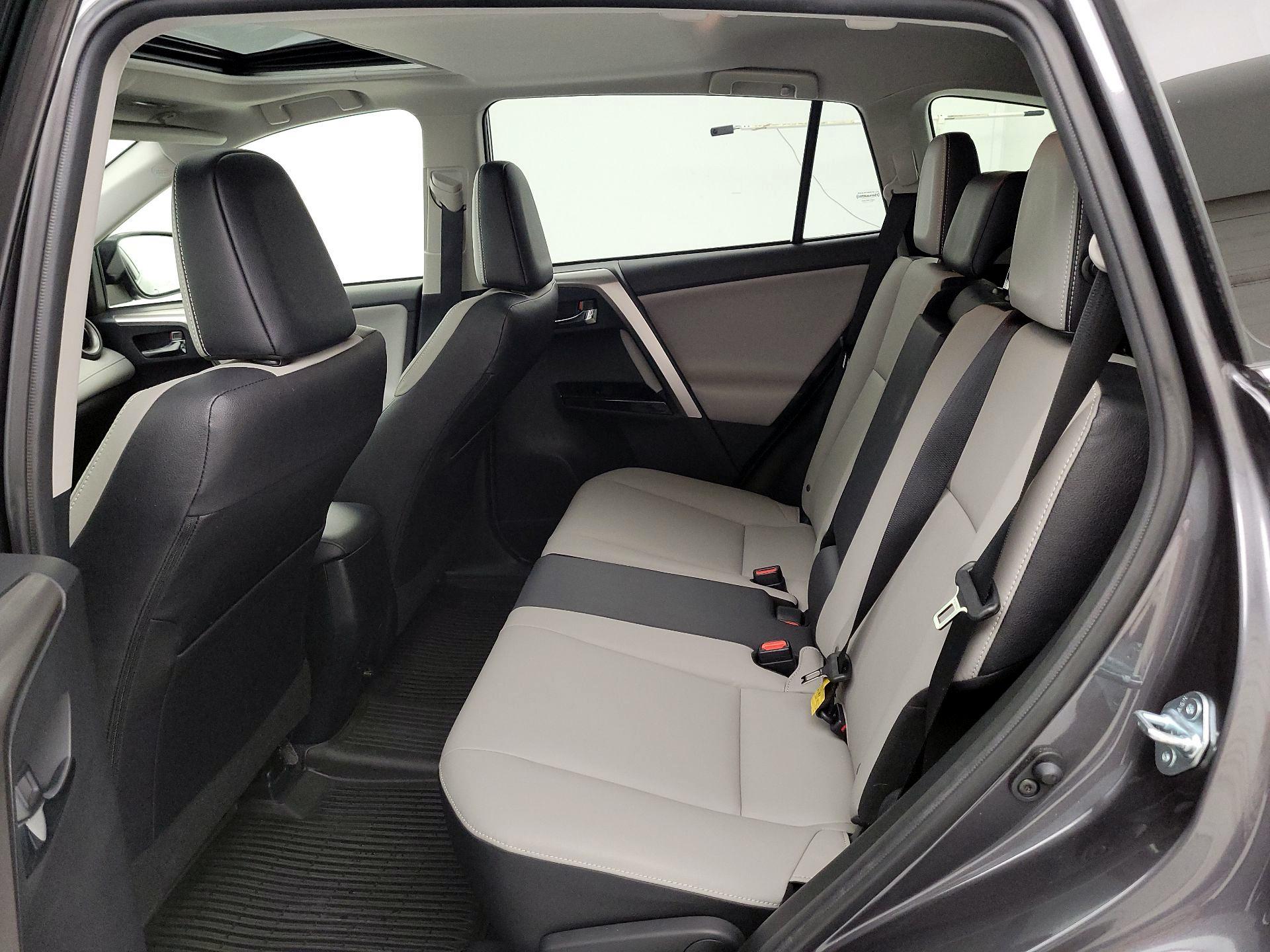 Thumbnail: 2016 Toyota RAV4 - 20