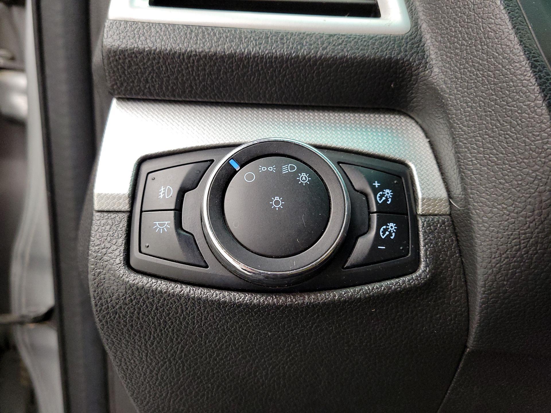 Thumbnail: 2014 Ford Explorer - 13