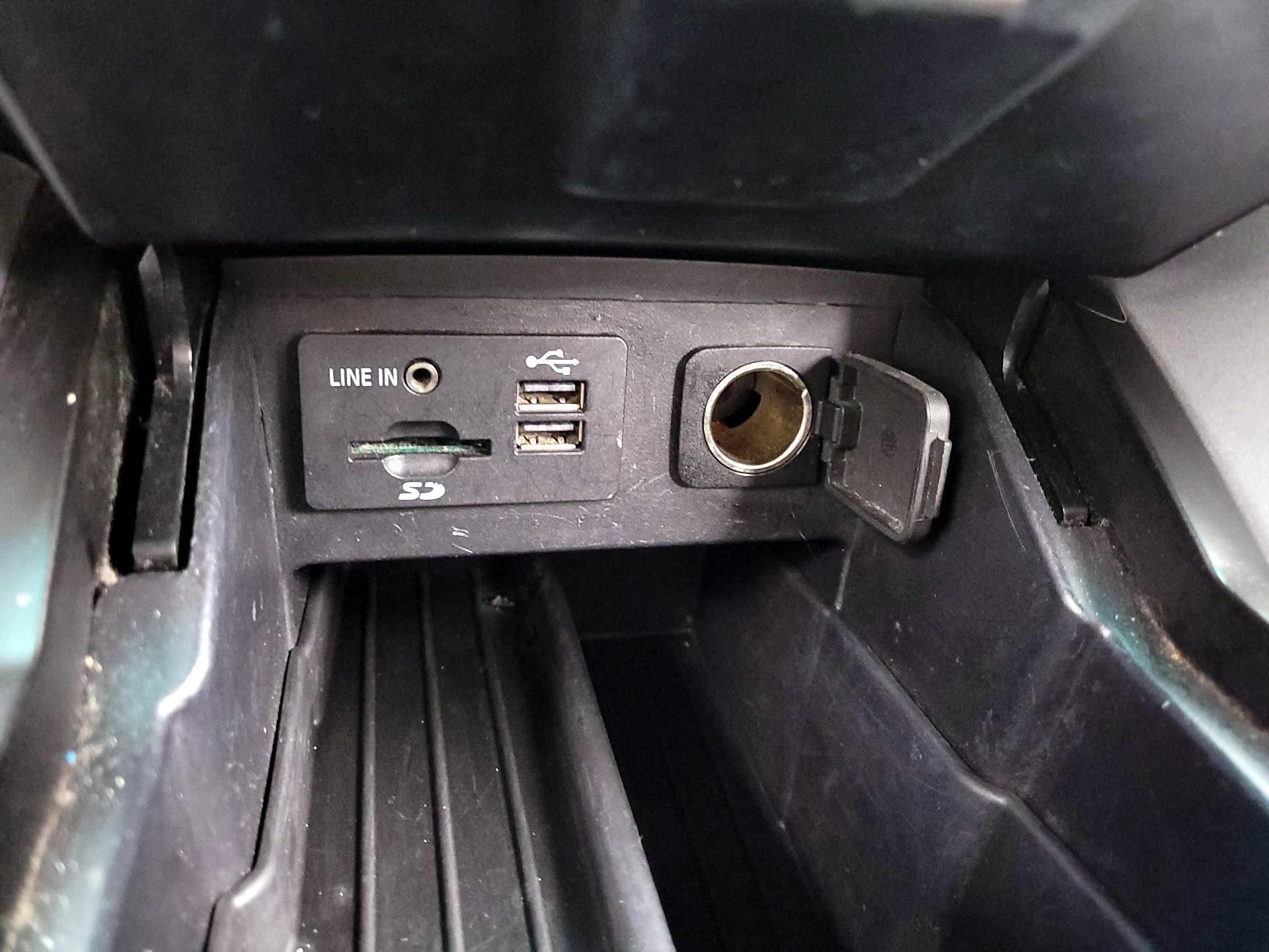 Thumbnail: 2014 Ford Explorer - 18