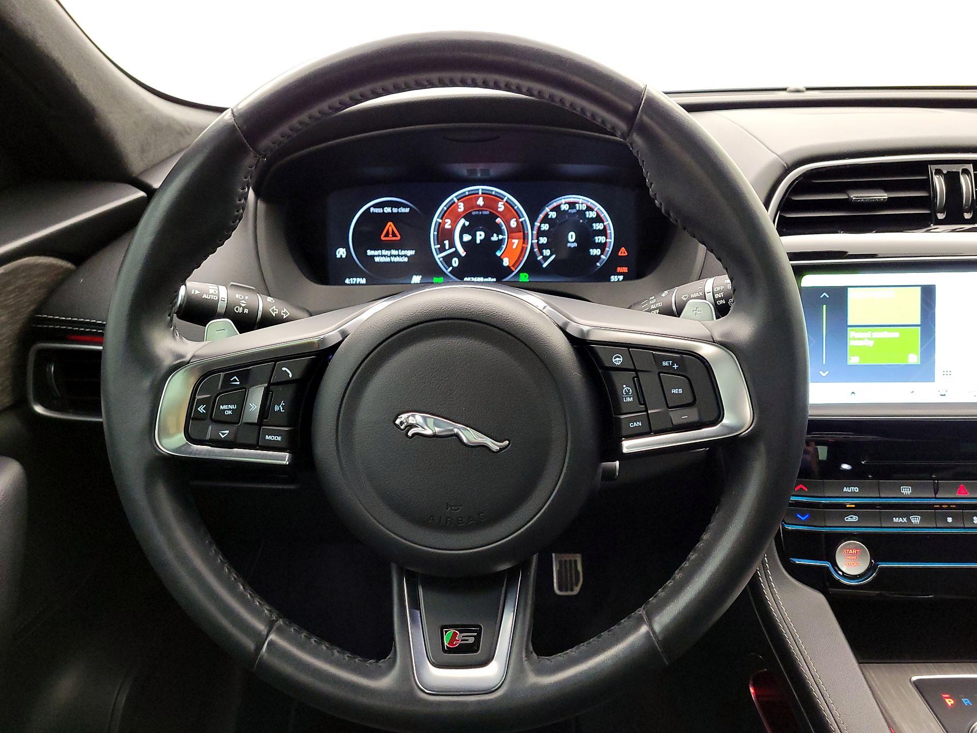 Thumbnail: 2018 Jaguar F-Pace - 10