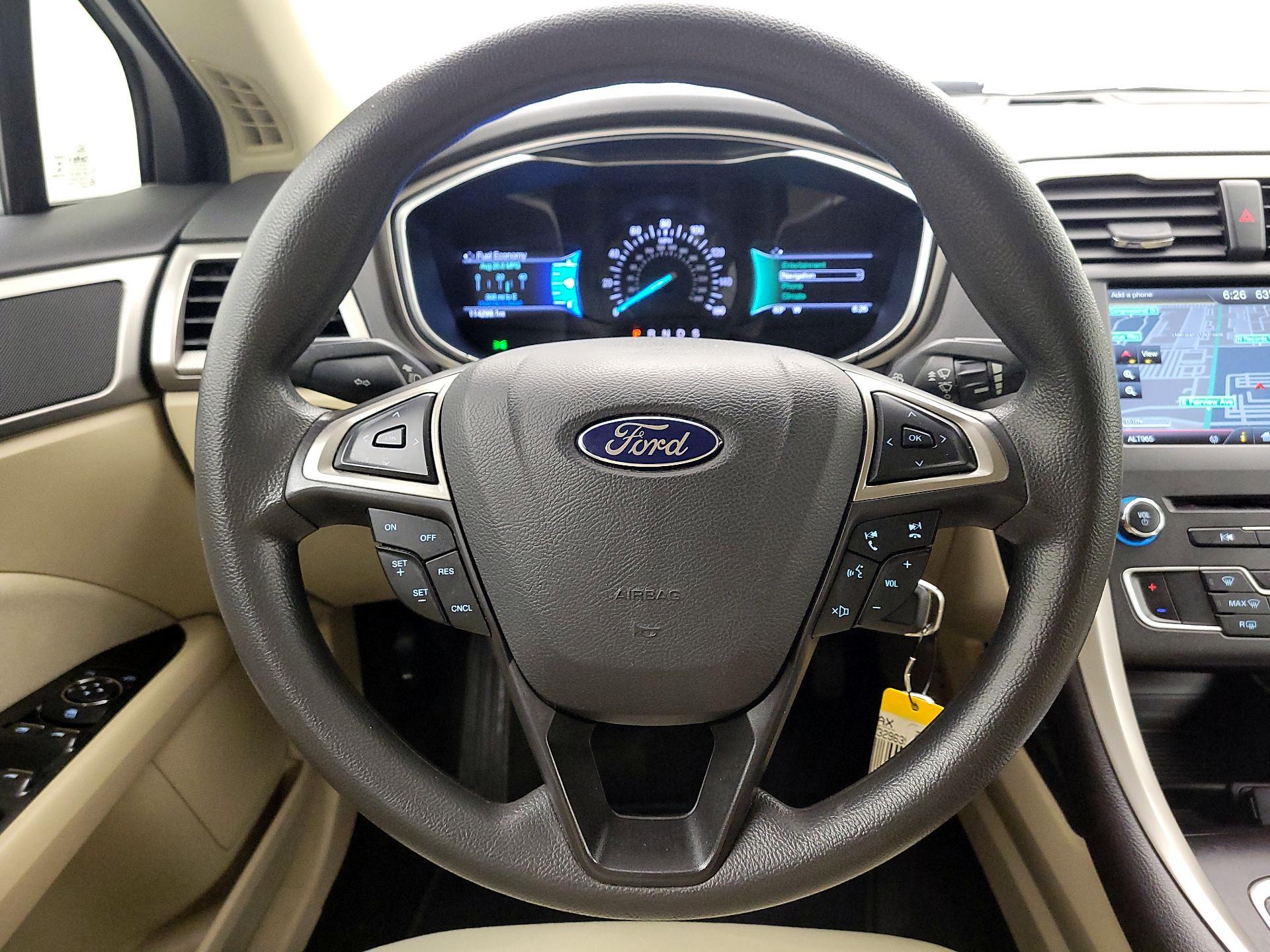 Thumbnail: 2016 Ford Fusion - 10