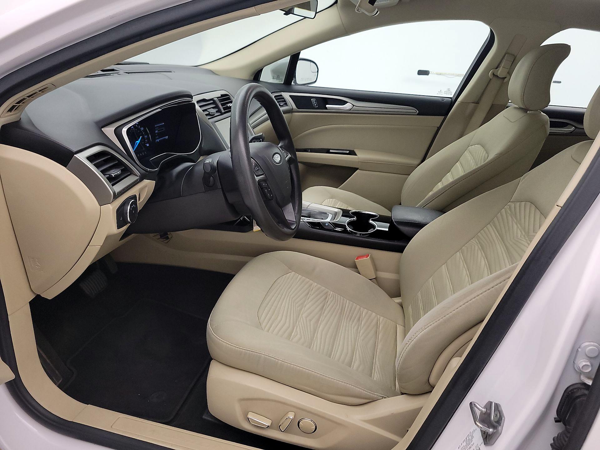 Thumbnail: 2016 Ford Fusion - 11