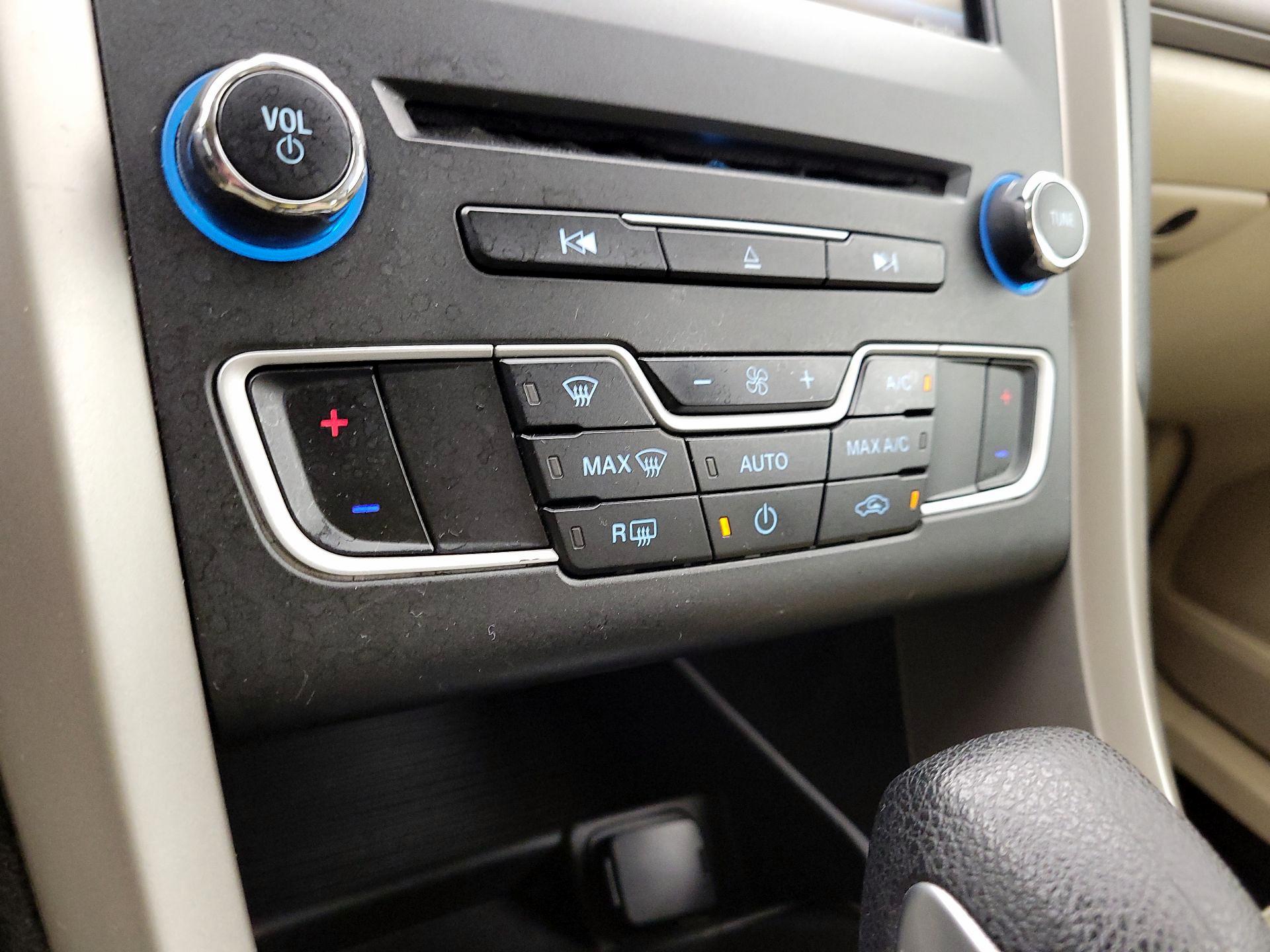 Thumbnail: 2016 Ford Fusion - 17