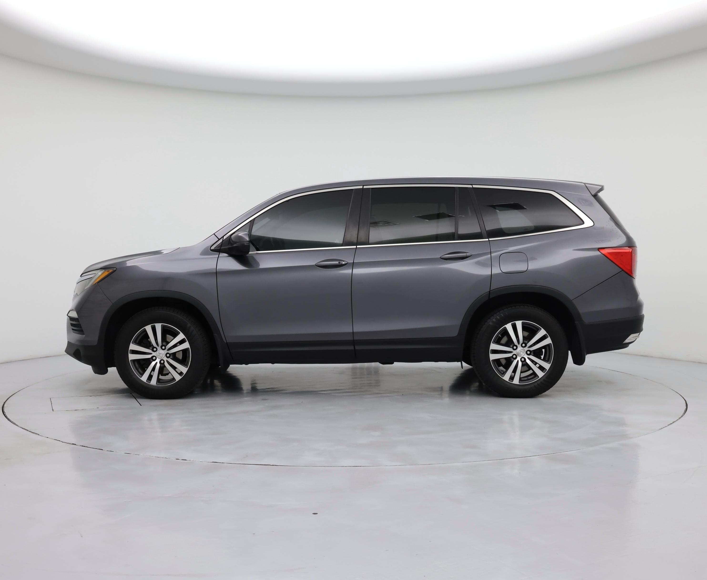 Thumbnail: 2016 Honda Pilot - 3
