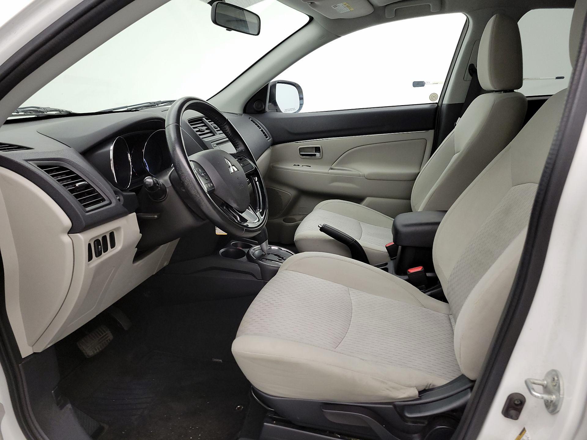 Thumbnail: 2017 Mitsubishi Outlander Sport - 11