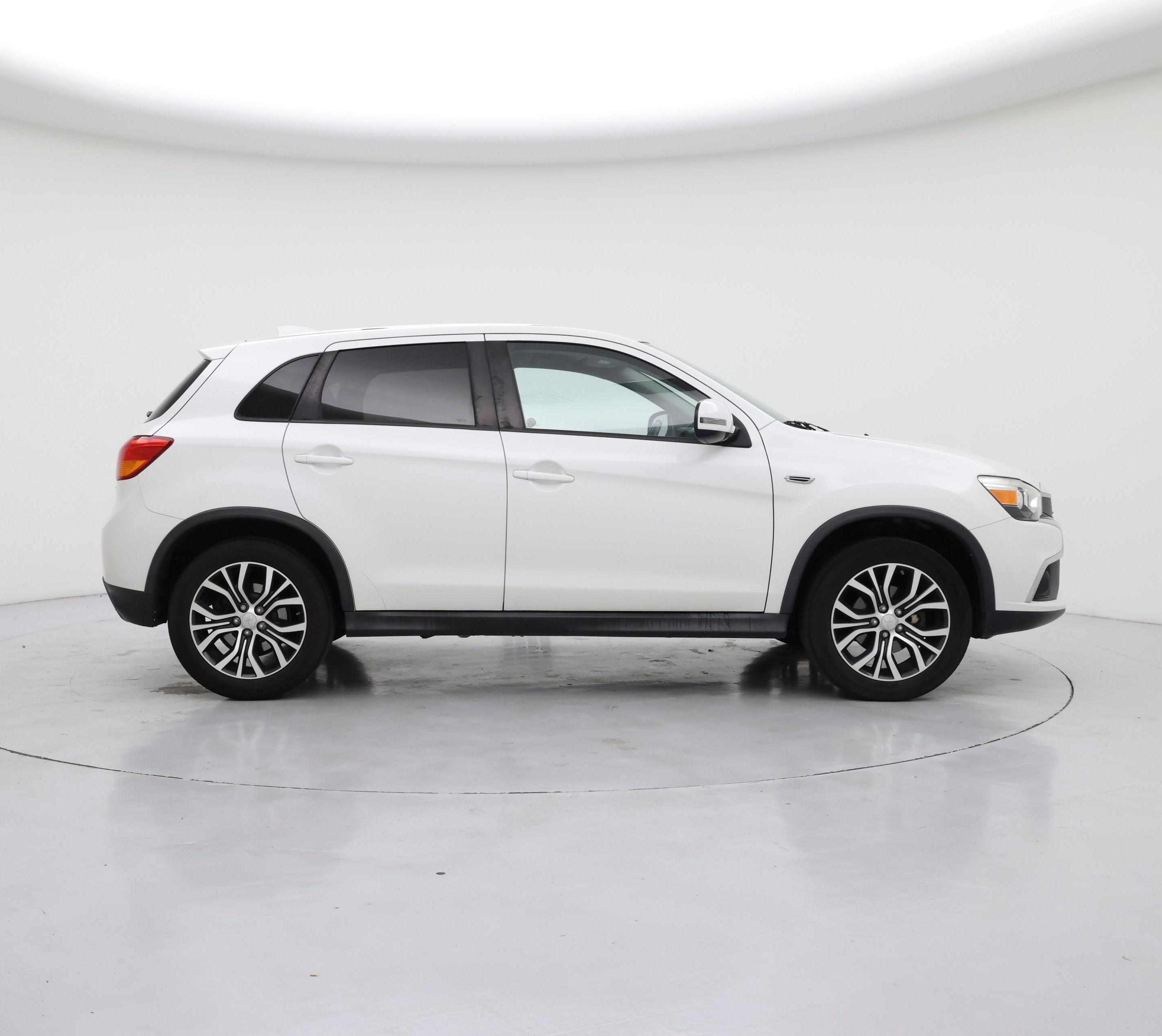 Thumbnail: 2017 Mitsubishi Outlander Sport - 7