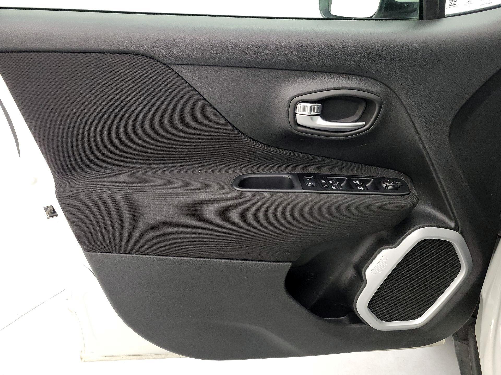 Thumbnail: 2021 Jeep Renegade - 12