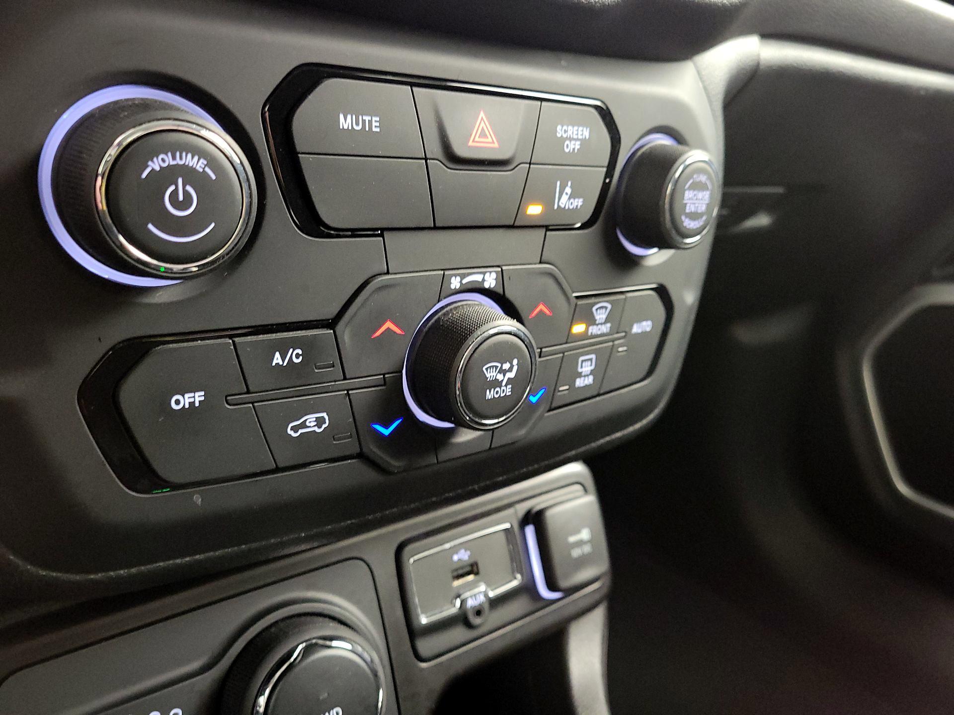 Thumbnail: 2021 Jeep Renegade - 16