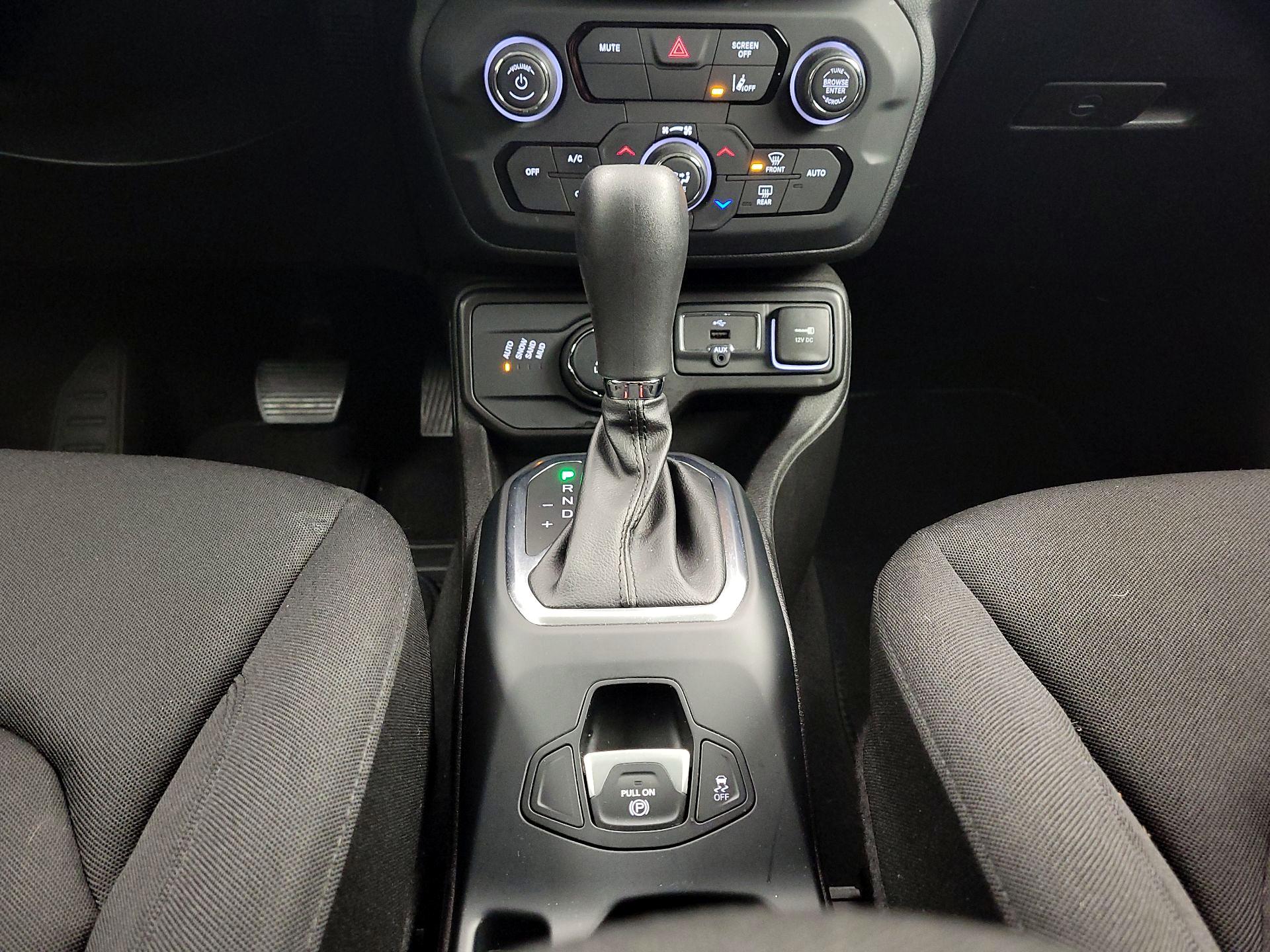 Thumbnail: 2021 Jeep Renegade - 17