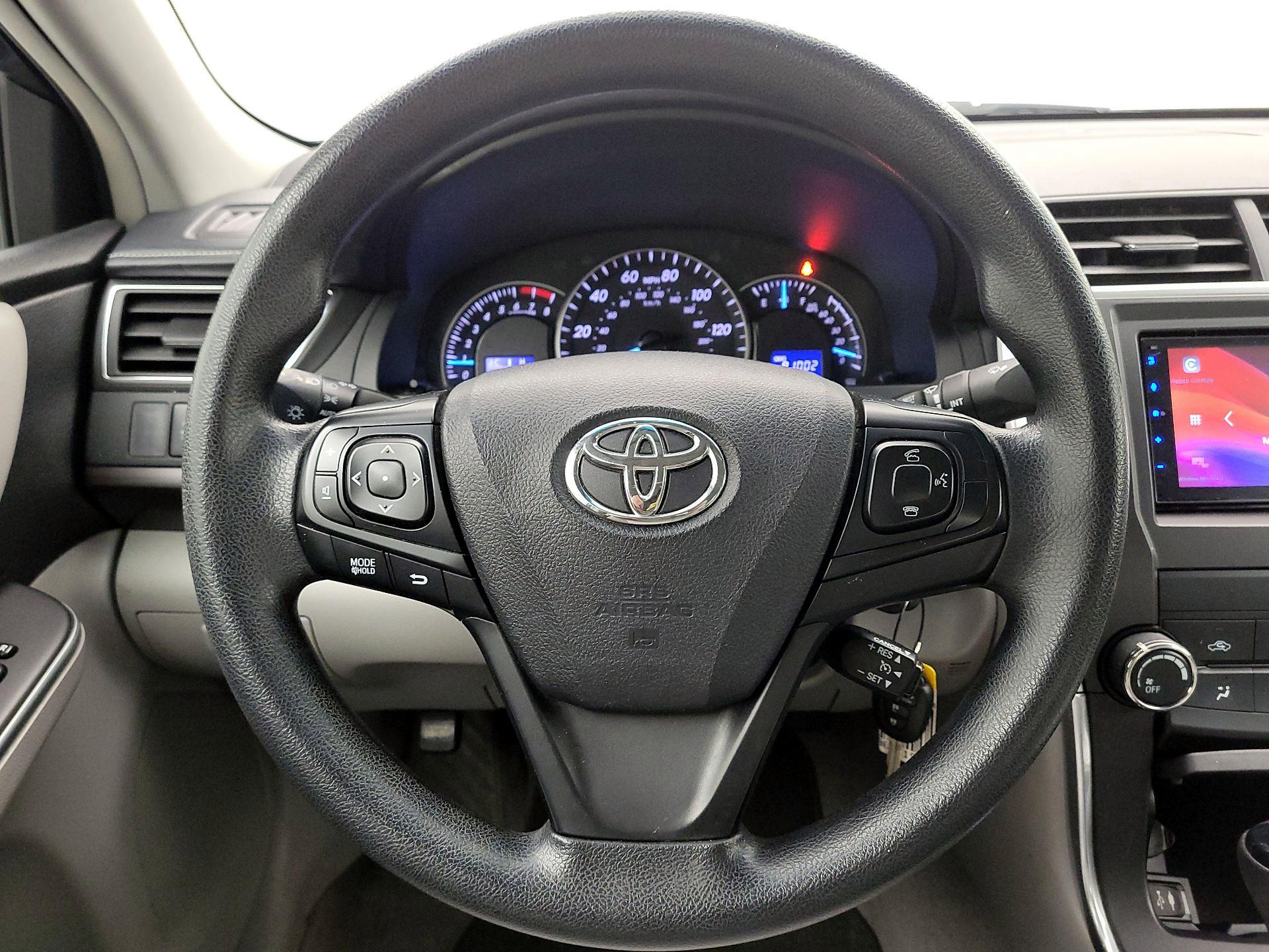 Thumbnail: 2015 Toyota Camry - 10