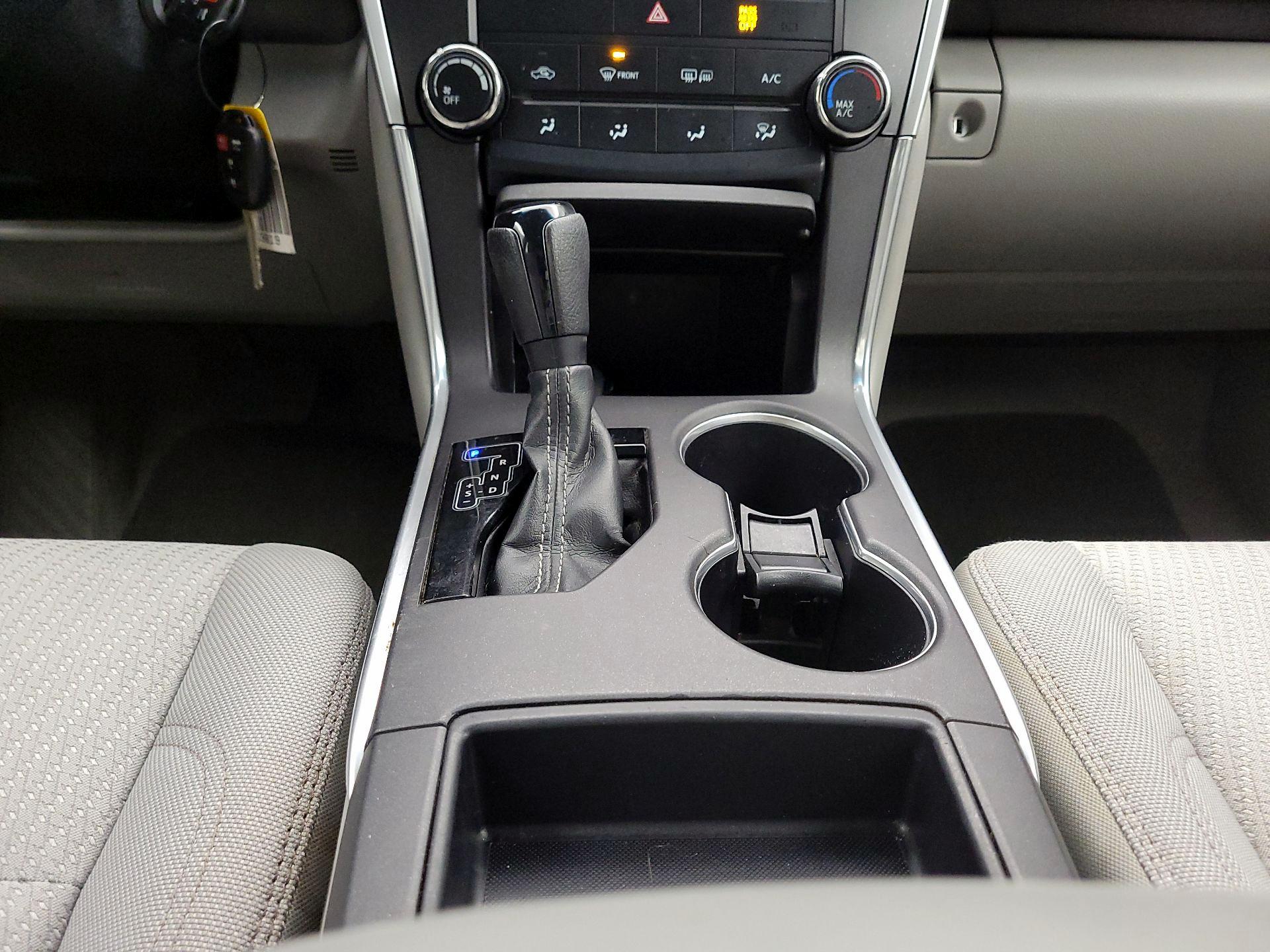 Thumbnail: 2015 Toyota Camry - 17