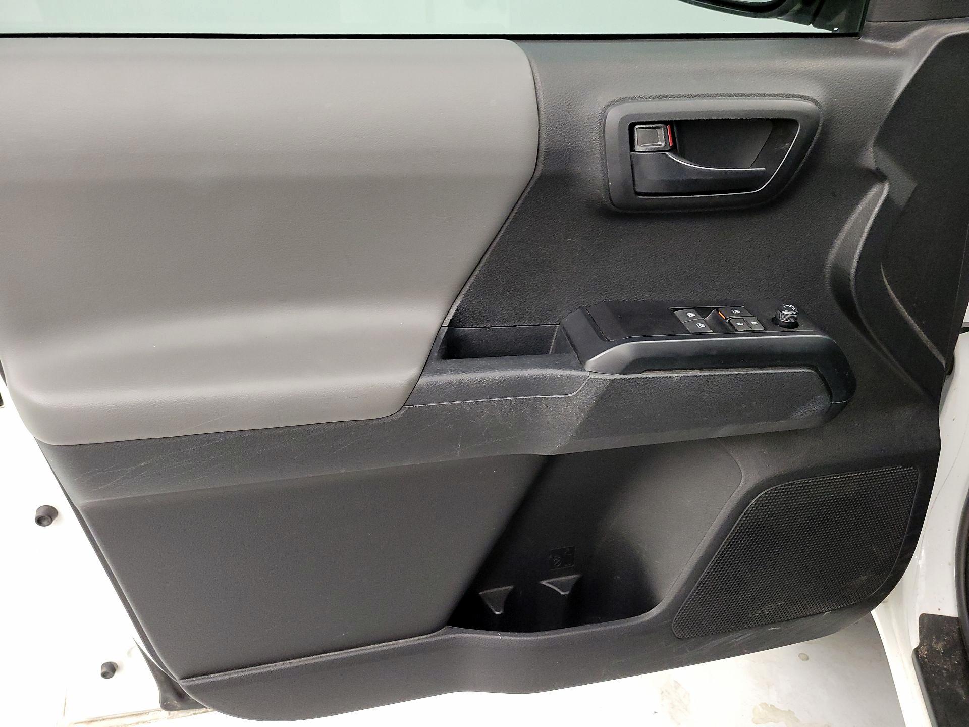 Thumbnail: 2021 Toyota Tacoma - 12