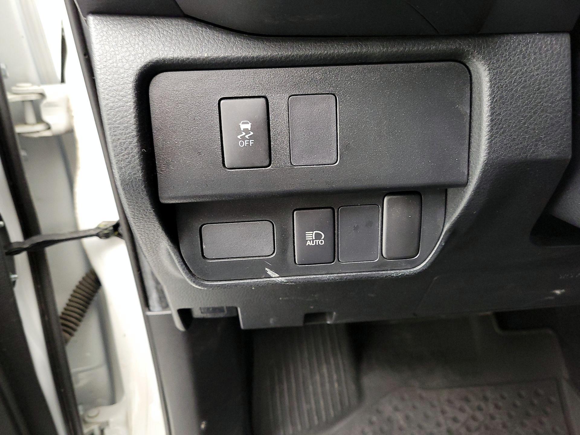 Thumbnail: 2021 Toyota Tacoma - 13