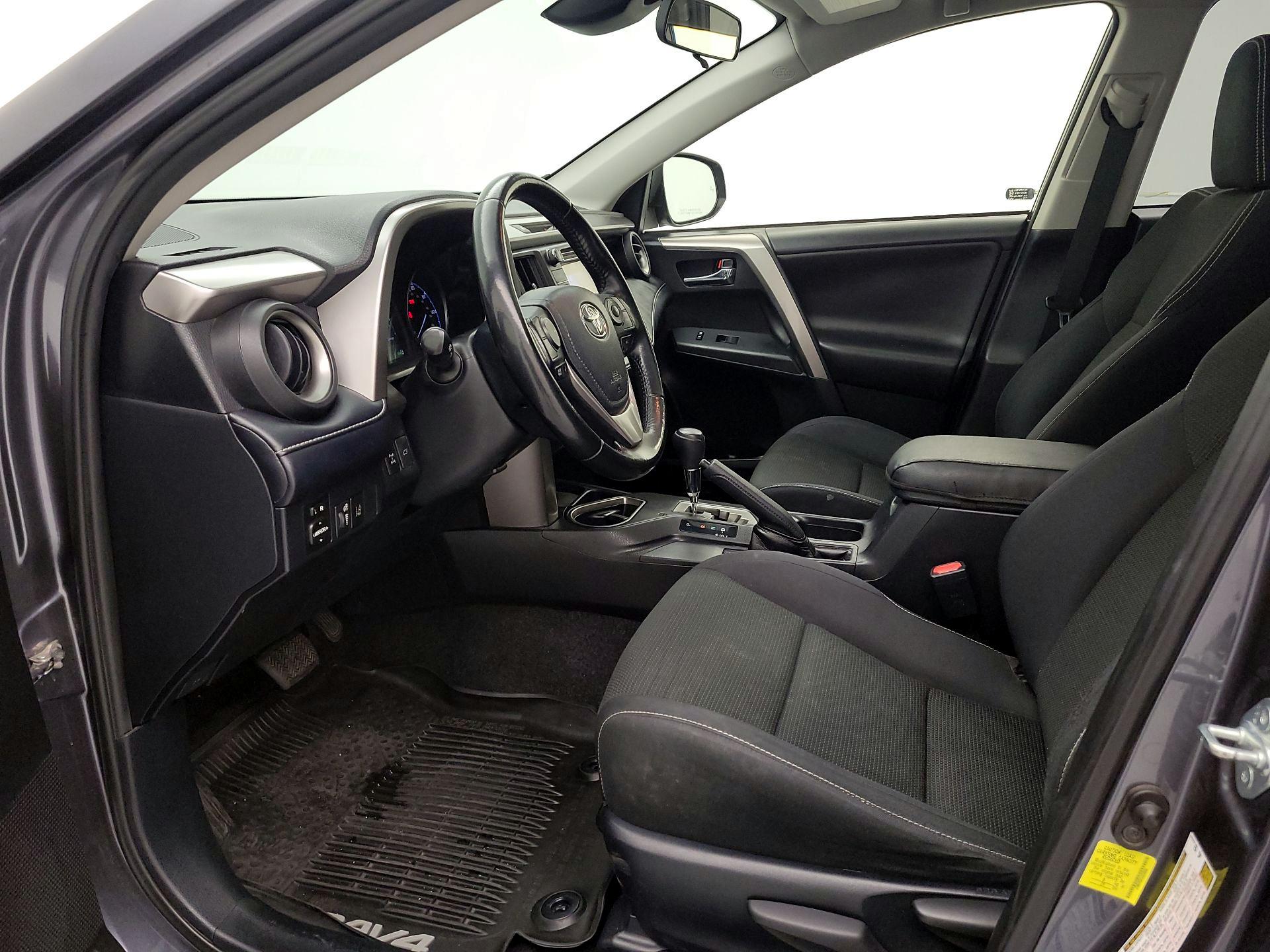 Thumbnail: 2018 Toyota RAV4 - 11