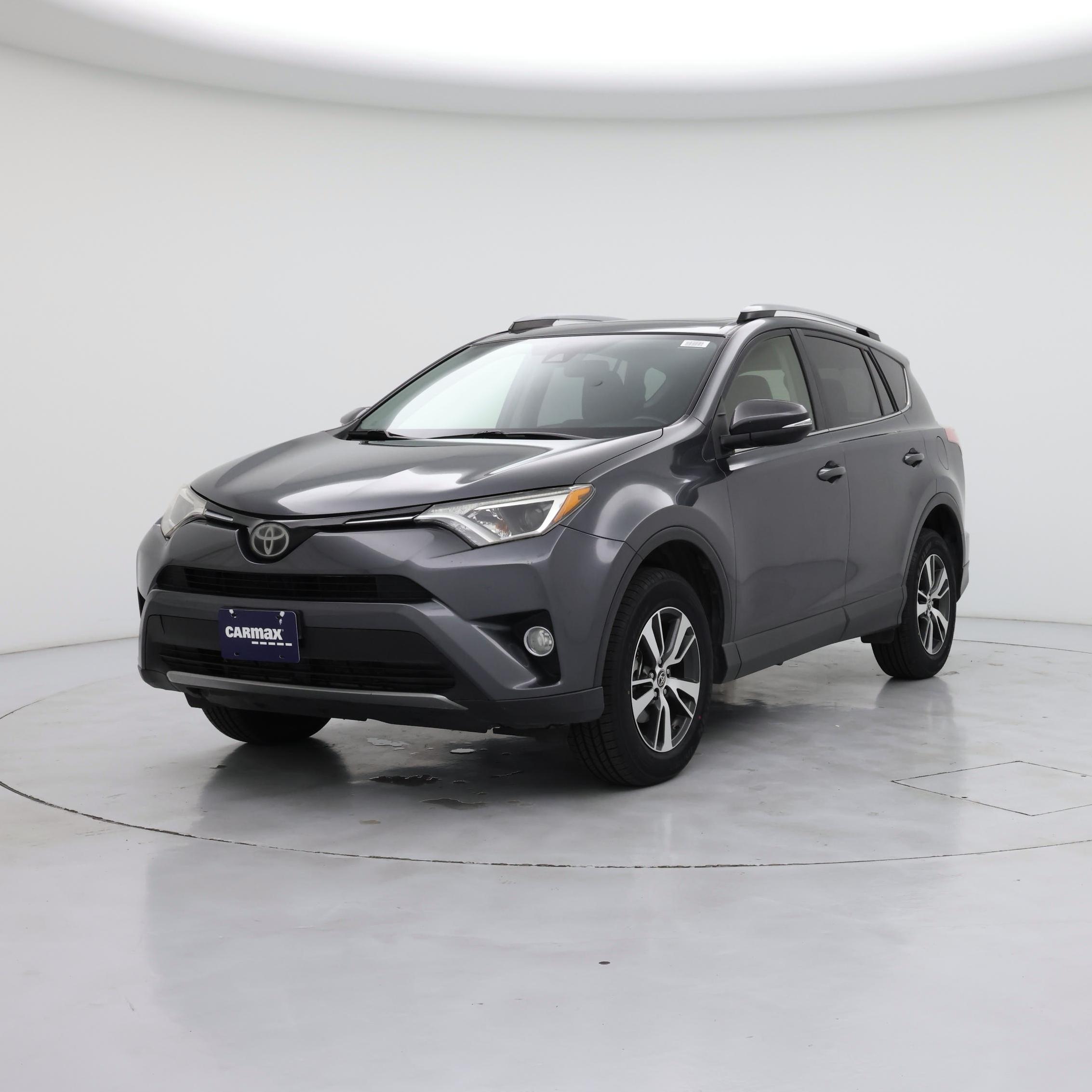 Thumbnail: 2018 Toyota RAV4 - 4