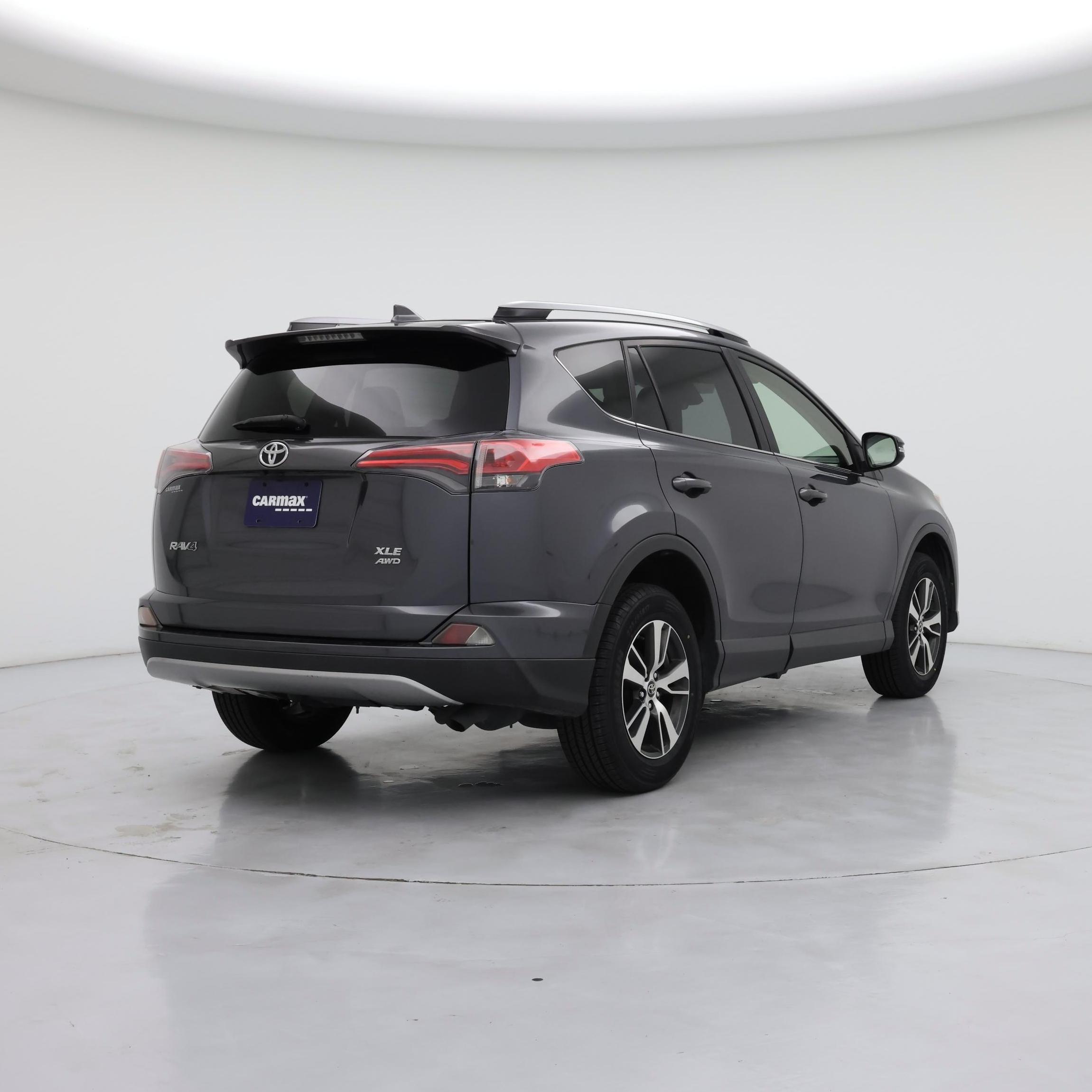 Thumbnail: 2018 Toyota RAV4 - 8