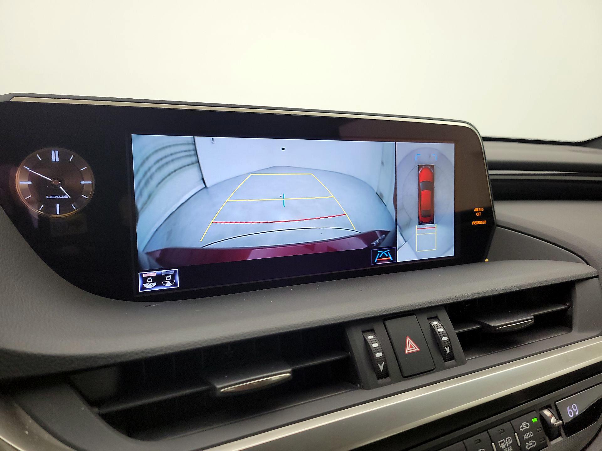 Thumbnail: 2019 Lexus ES - 15