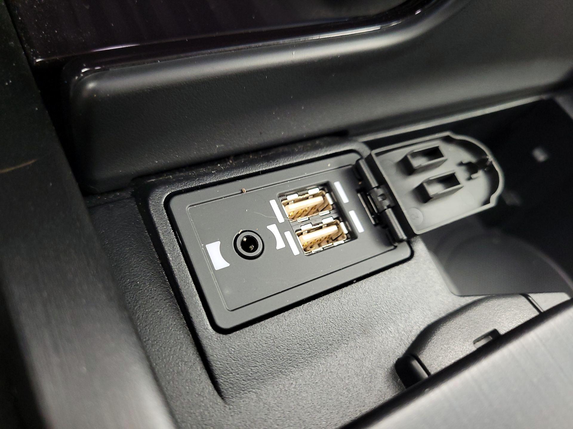 Thumbnail: 2019 Lexus ES - 19