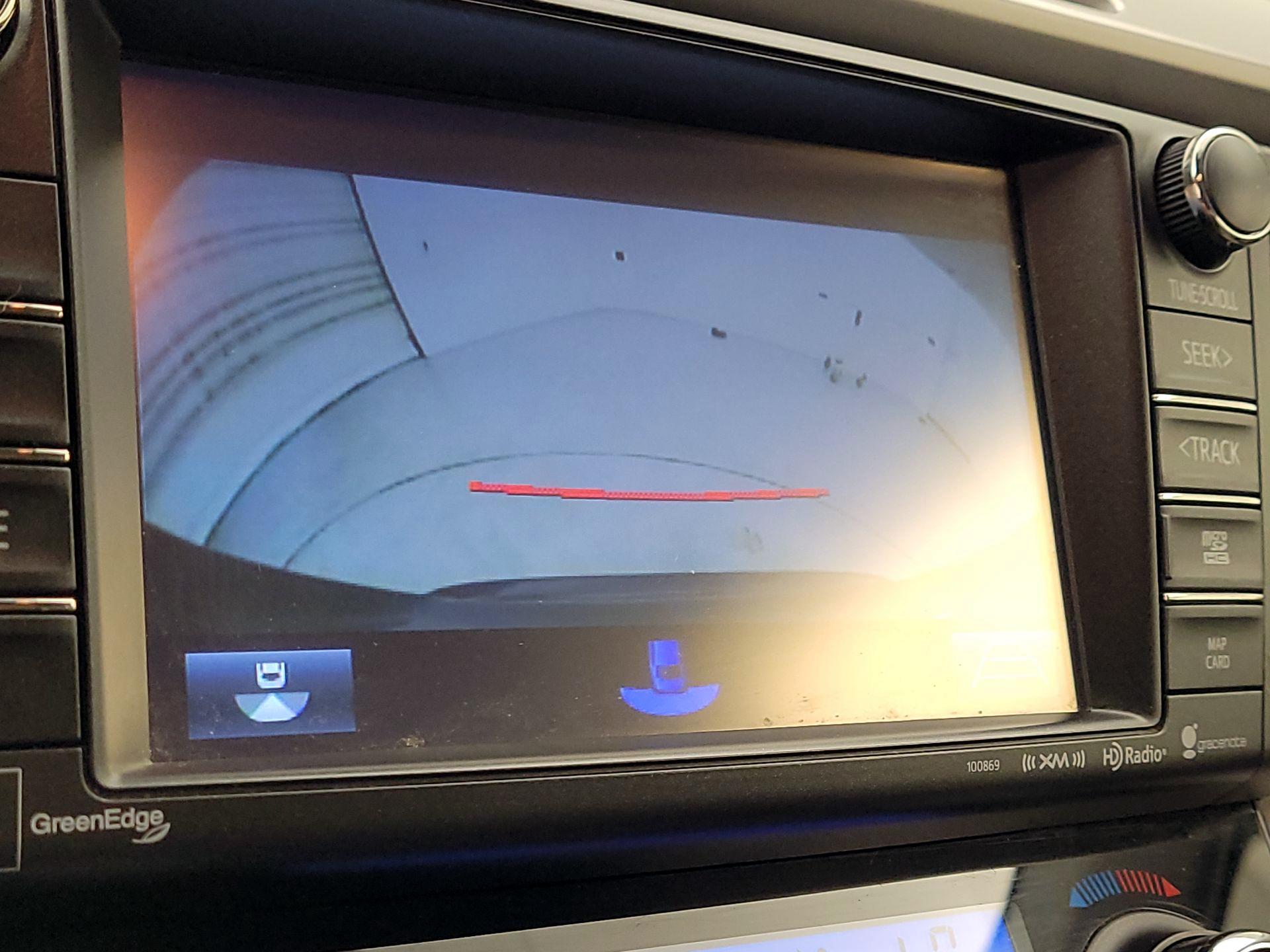 Thumbnail: 2018 Toyota RAV4 - 15