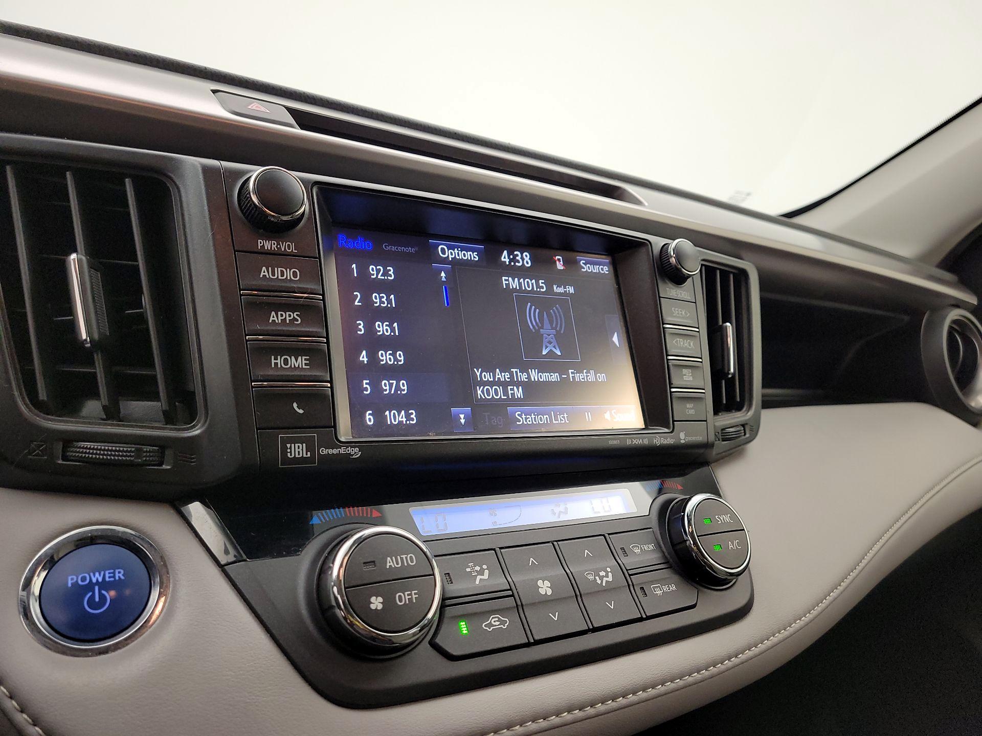 Thumbnail: 2018 Toyota RAV4 - 17