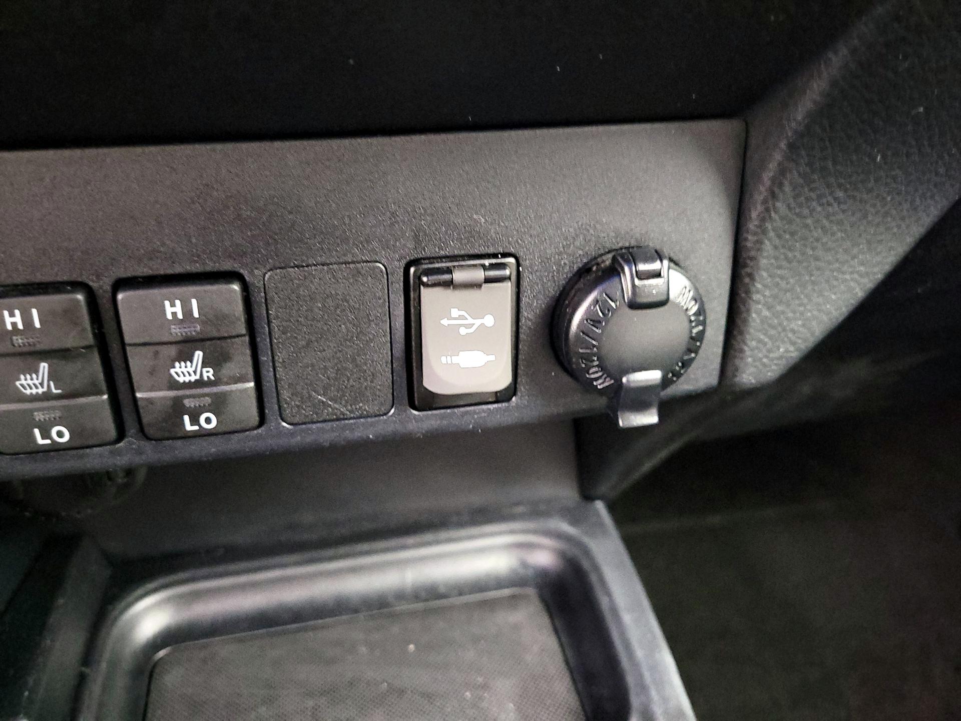 Thumbnail: 2018 Toyota RAV4 - 19