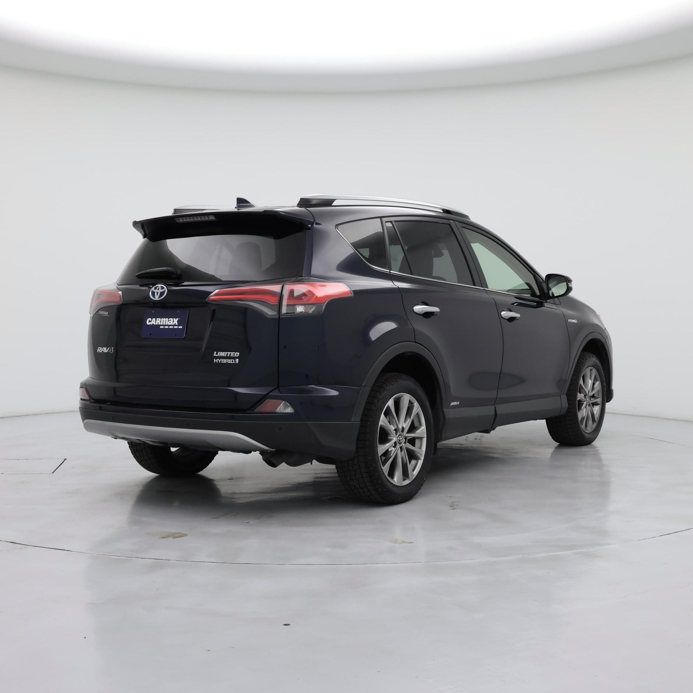 Thumbnail: 2018 Toyota RAV4 - 8