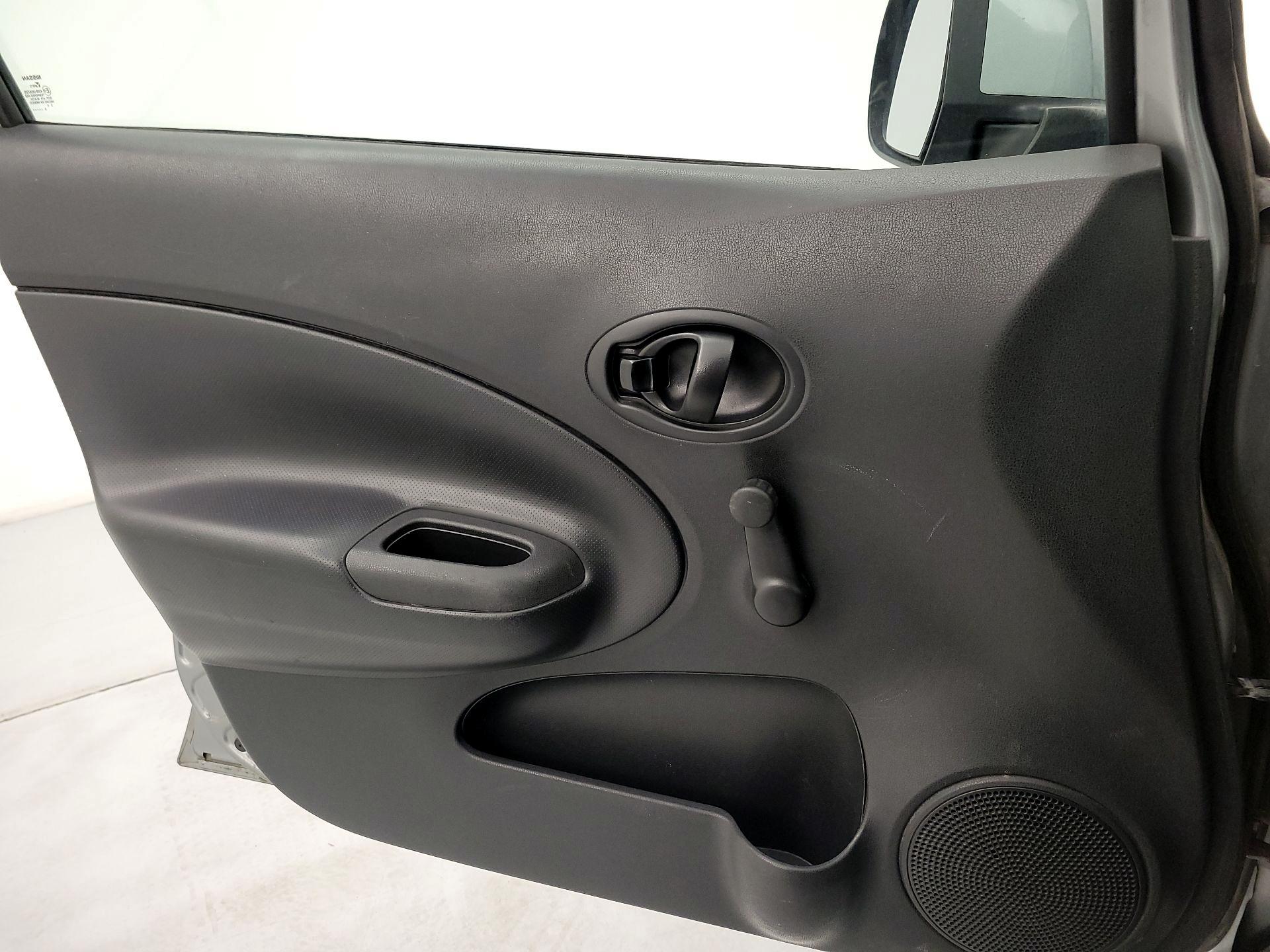 Thumbnail: 2014 Nissan Versa Note - 12