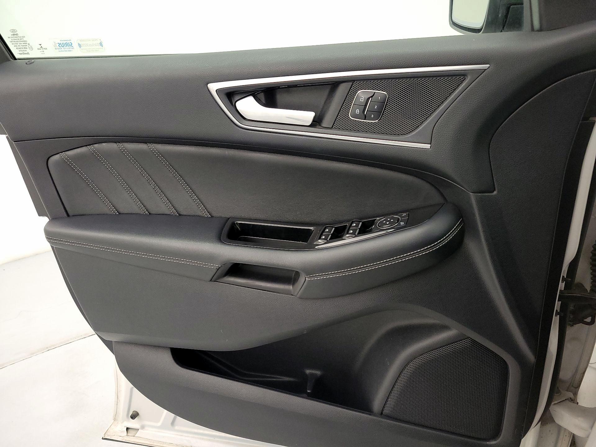 Thumbnail: 2017 Ford Edge - 12