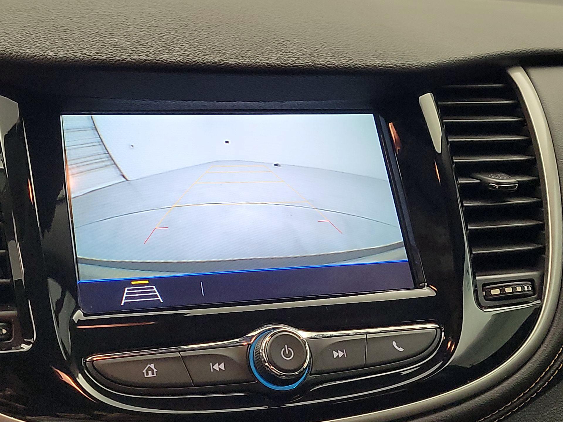 Thumbnail: 2018 Chevrolet Trax - 14