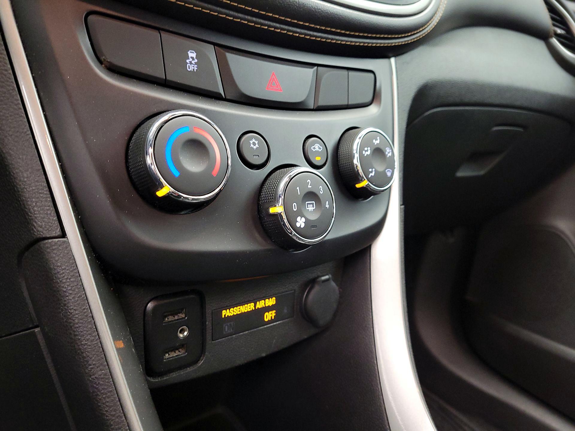 Thumbnail: 2018 Chevrolet Trax - 16