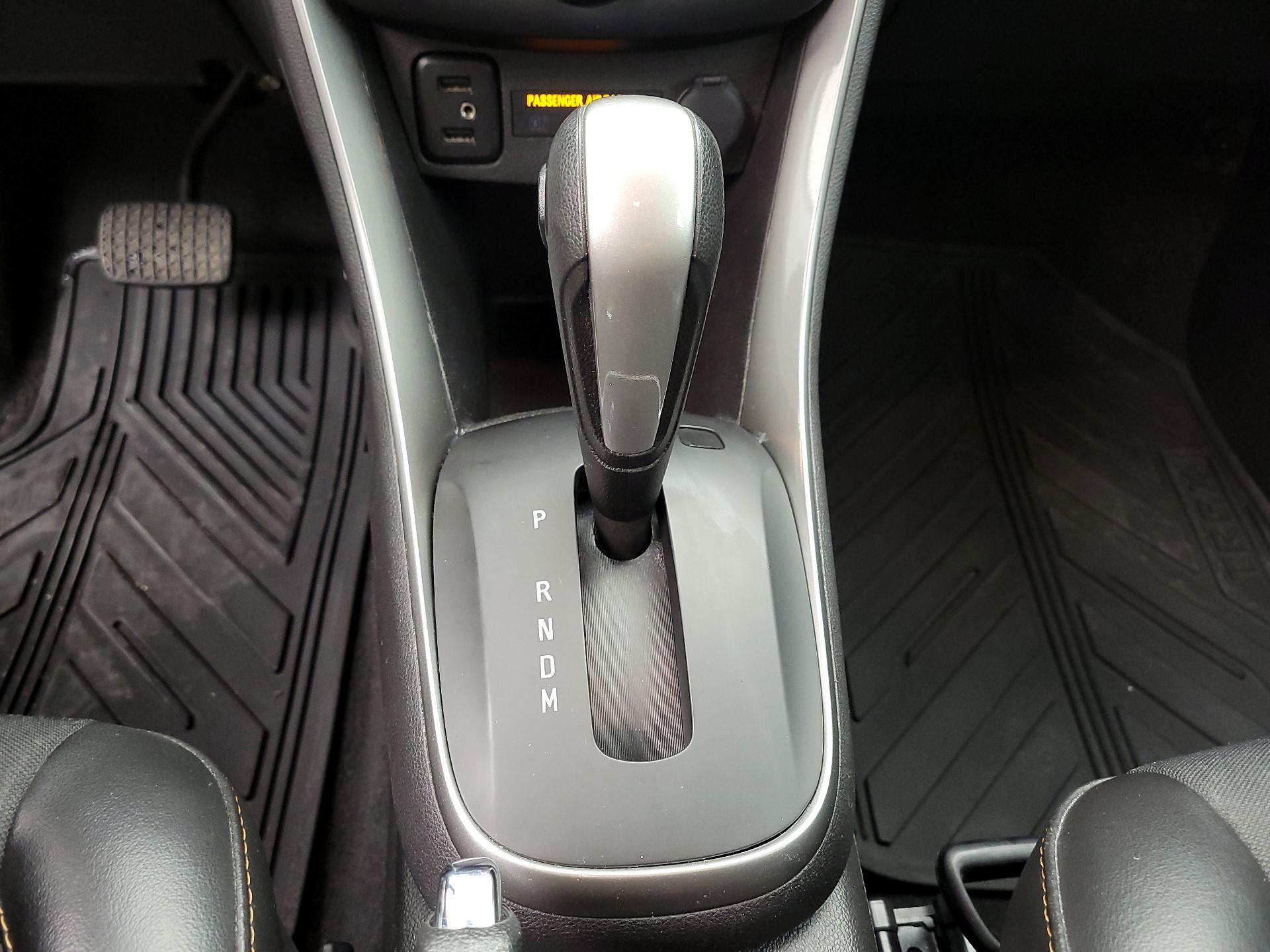 Thumbnail: 2018 Chevrolet Trax - 17