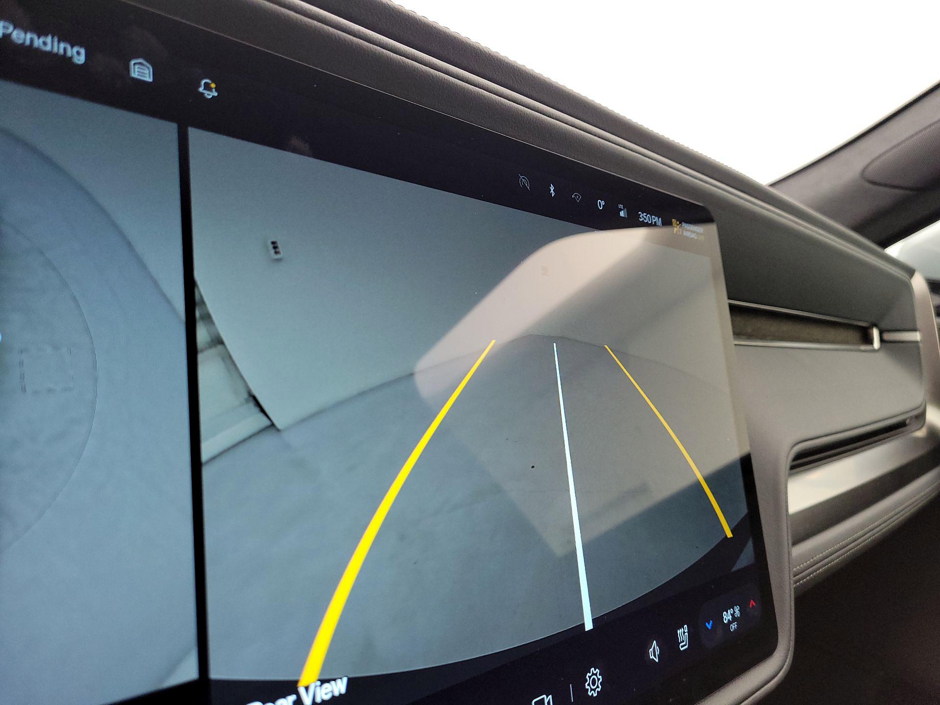 Thumbnail: 2025 Rivian R1S - 13