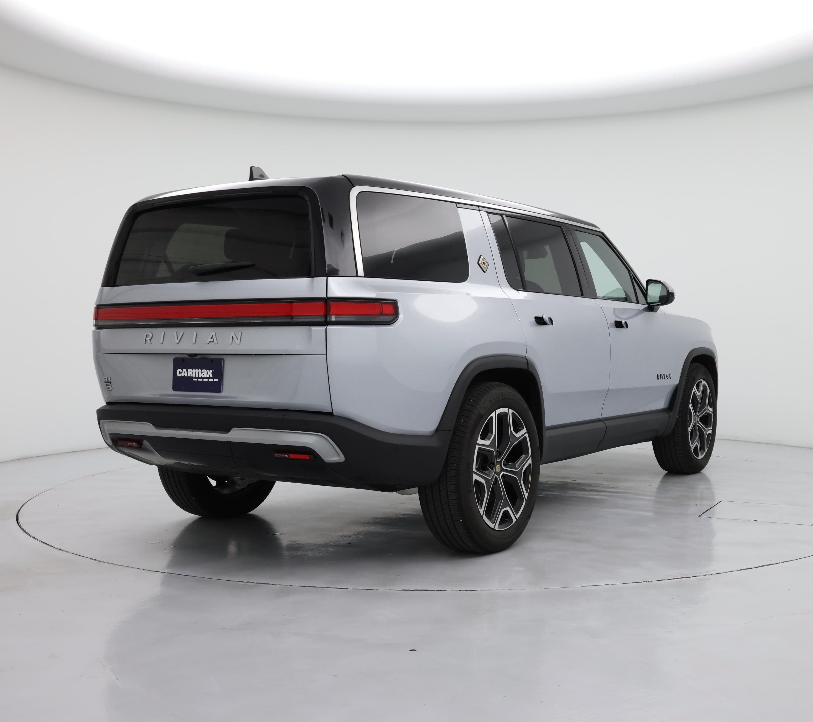 Thumbnail: 2025 Rivian R1S - 8