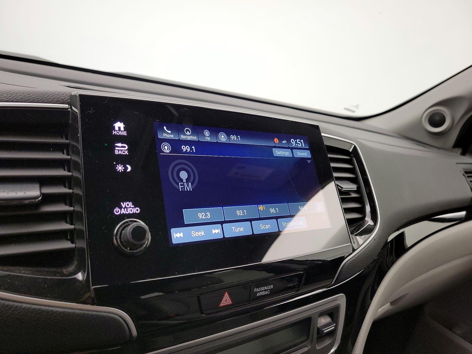 Thumbnail: 2019 Honda Pilot - 16