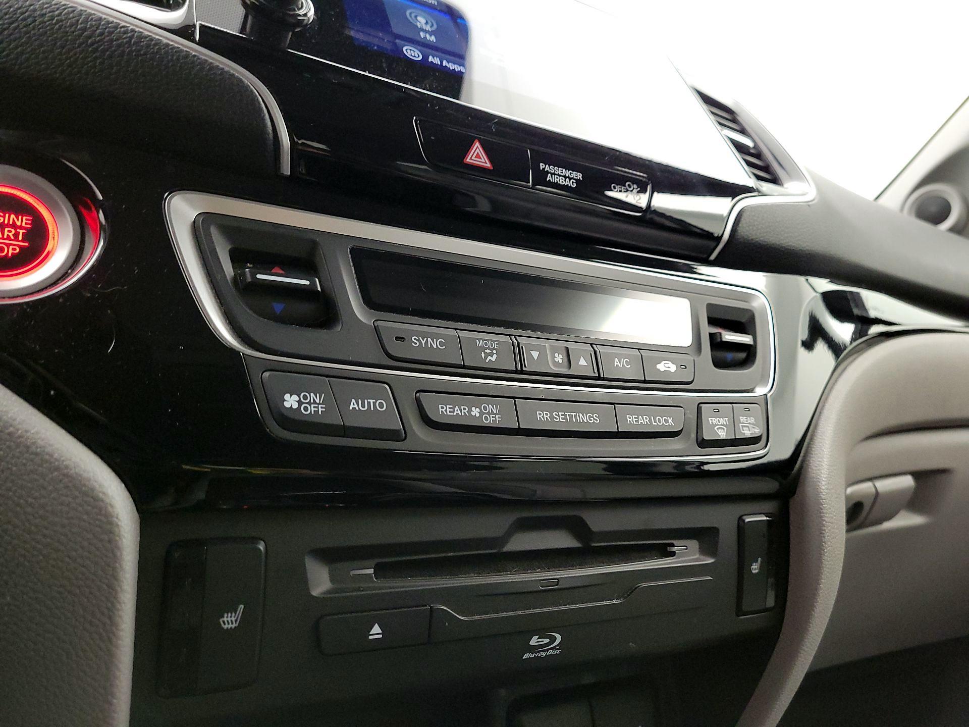 Thumbnail: 2019 Honda Pilot - 17