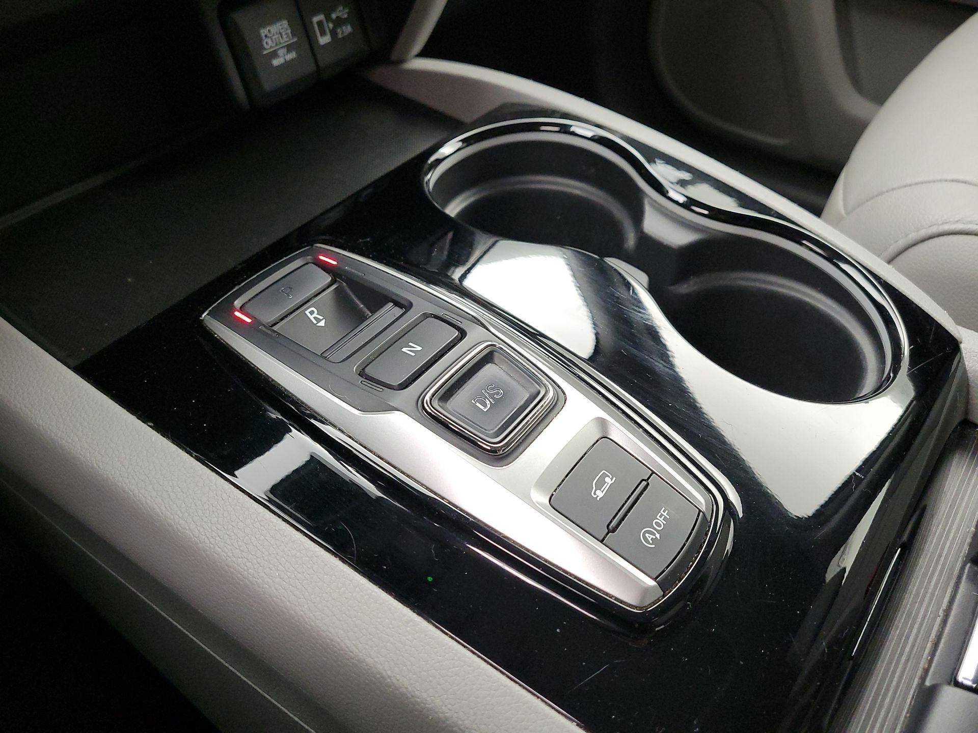 Thumbnail: 2019 Honda Pilot - 18