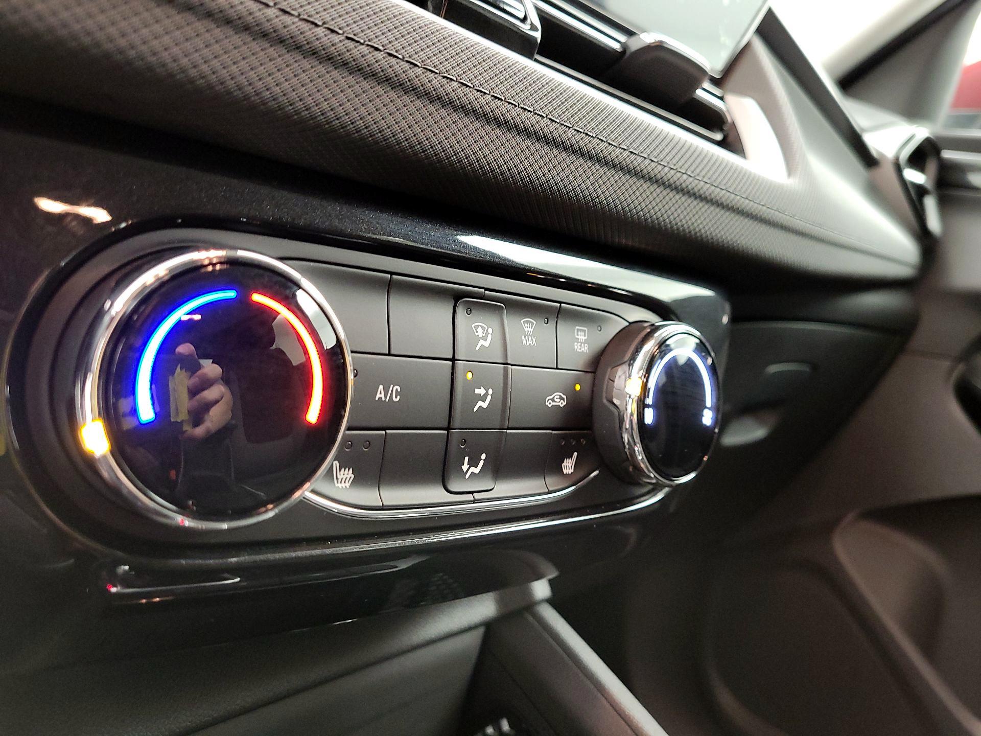 Thumbnail: 2025 Chevrolet TrailBlazer - 16