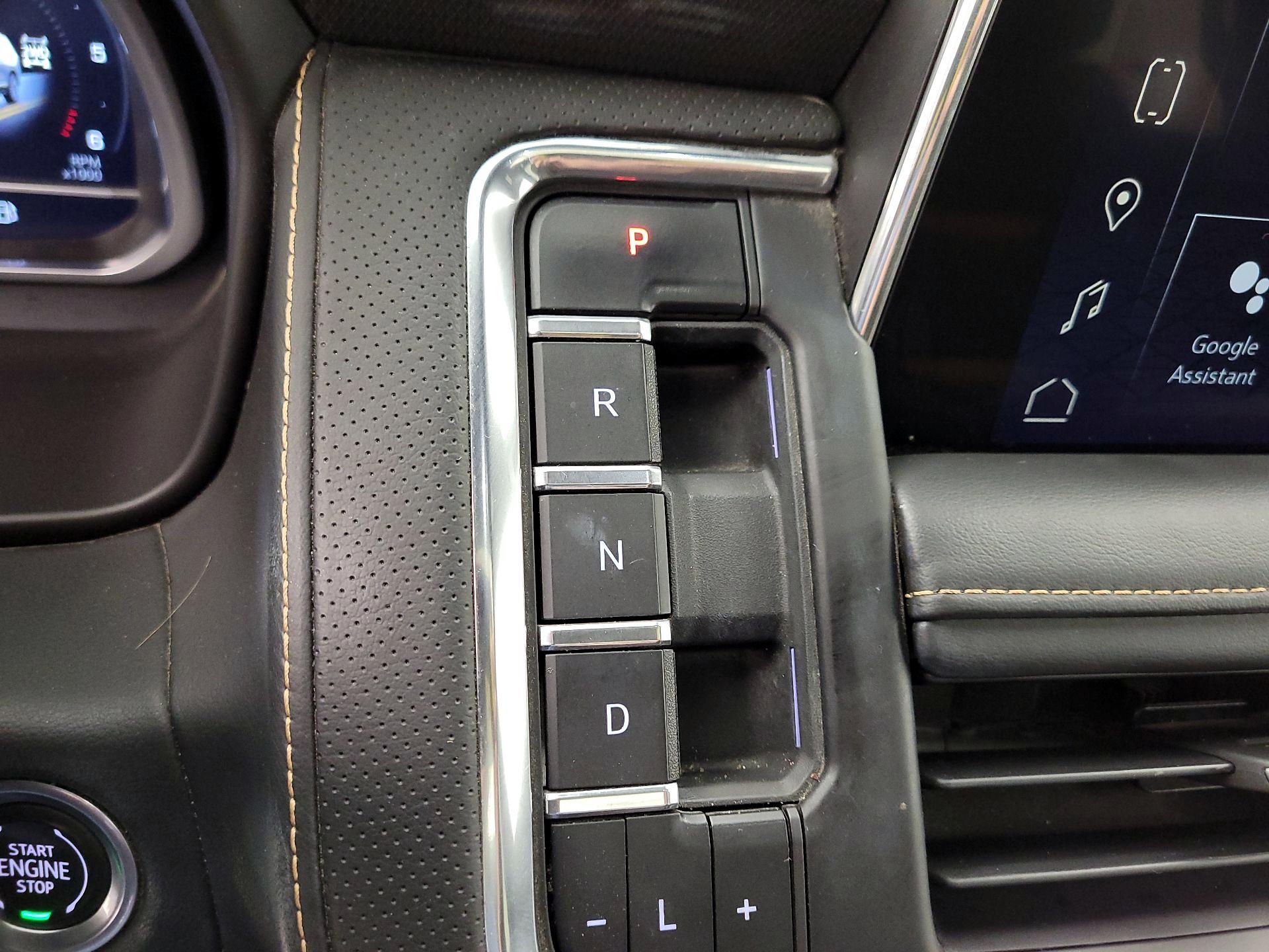 Thumbnail: 2023 GMC Yukon XL - 17