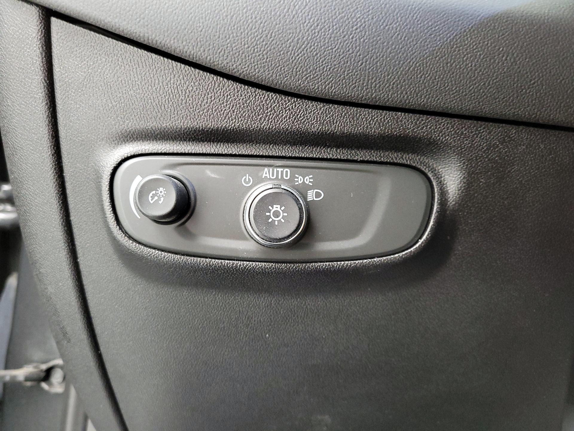 Thumbnail: 2018 Chevrolet Equinox - 13