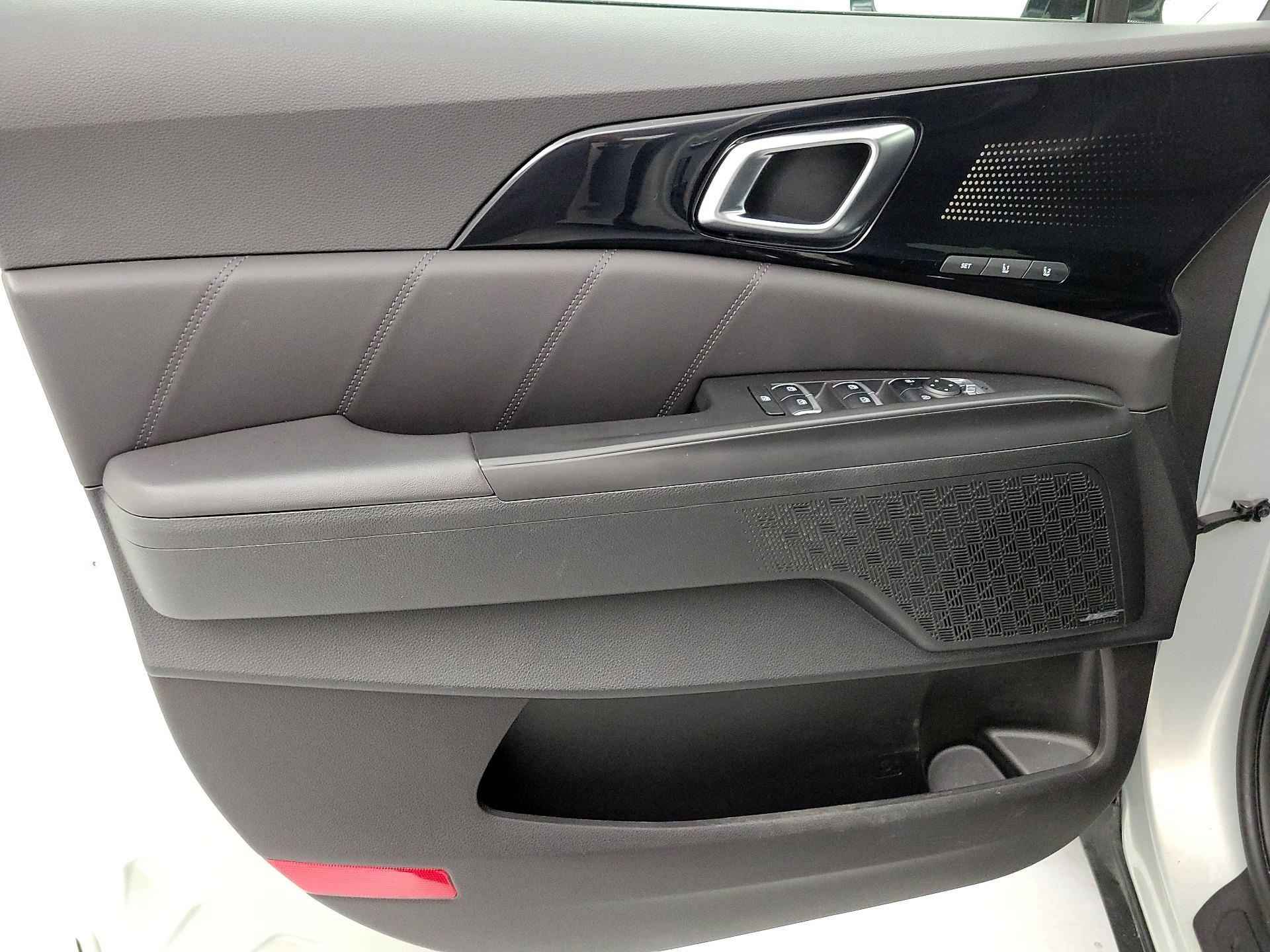 Thumbnail: 2025 Kia Carnival - 12