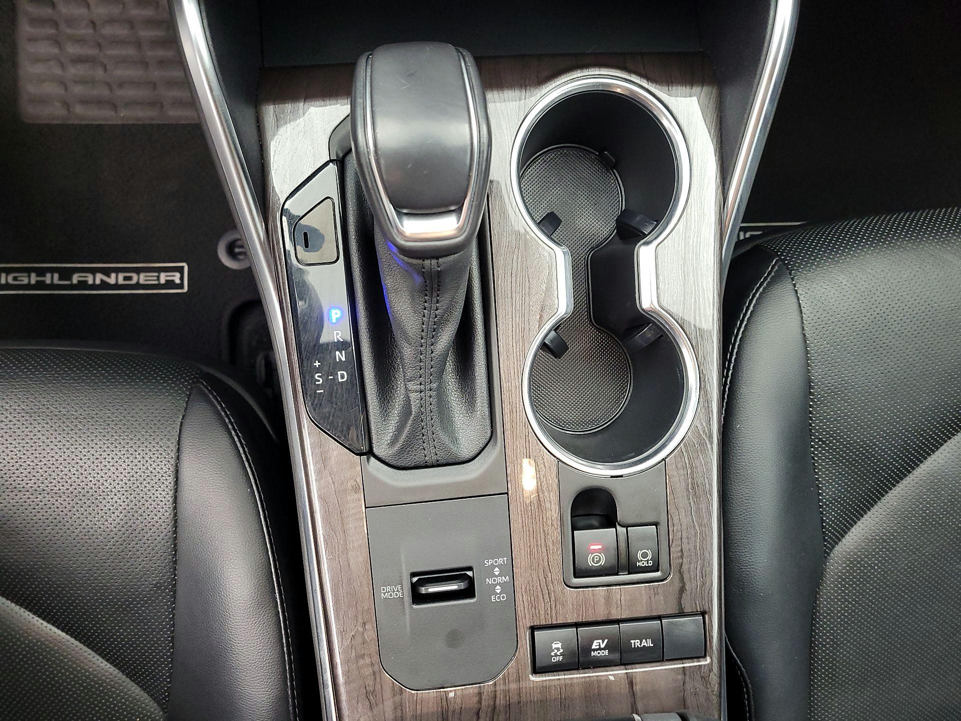 Thumbnail: 2021 Toyota Highlander - 18