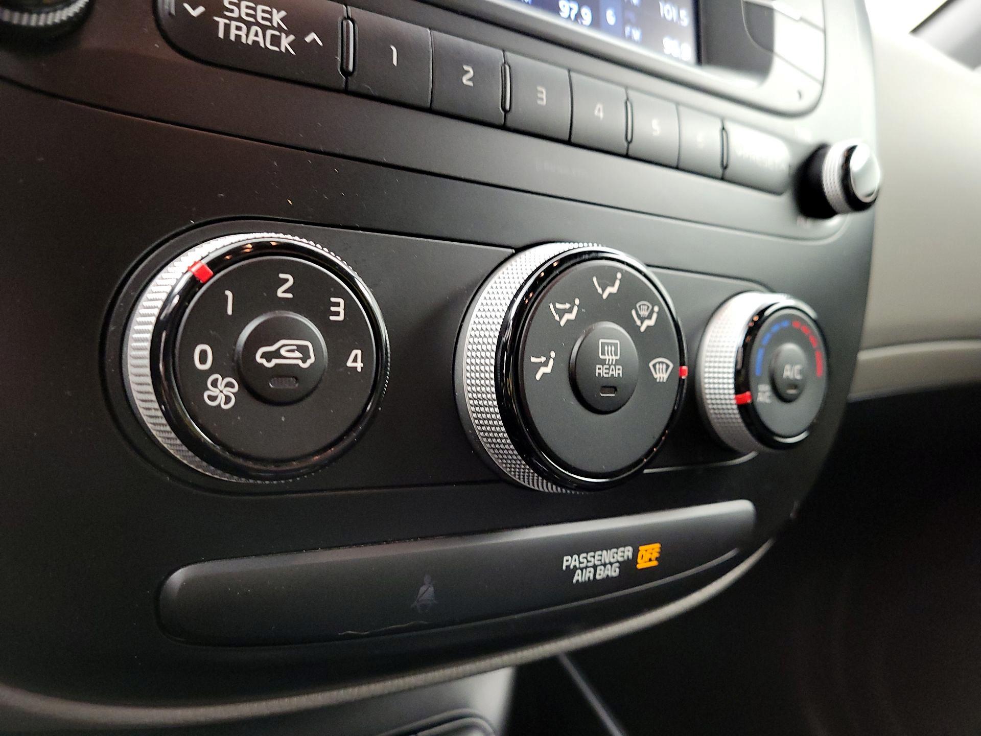 Thumbnail: 2018 Kia Soul - 15