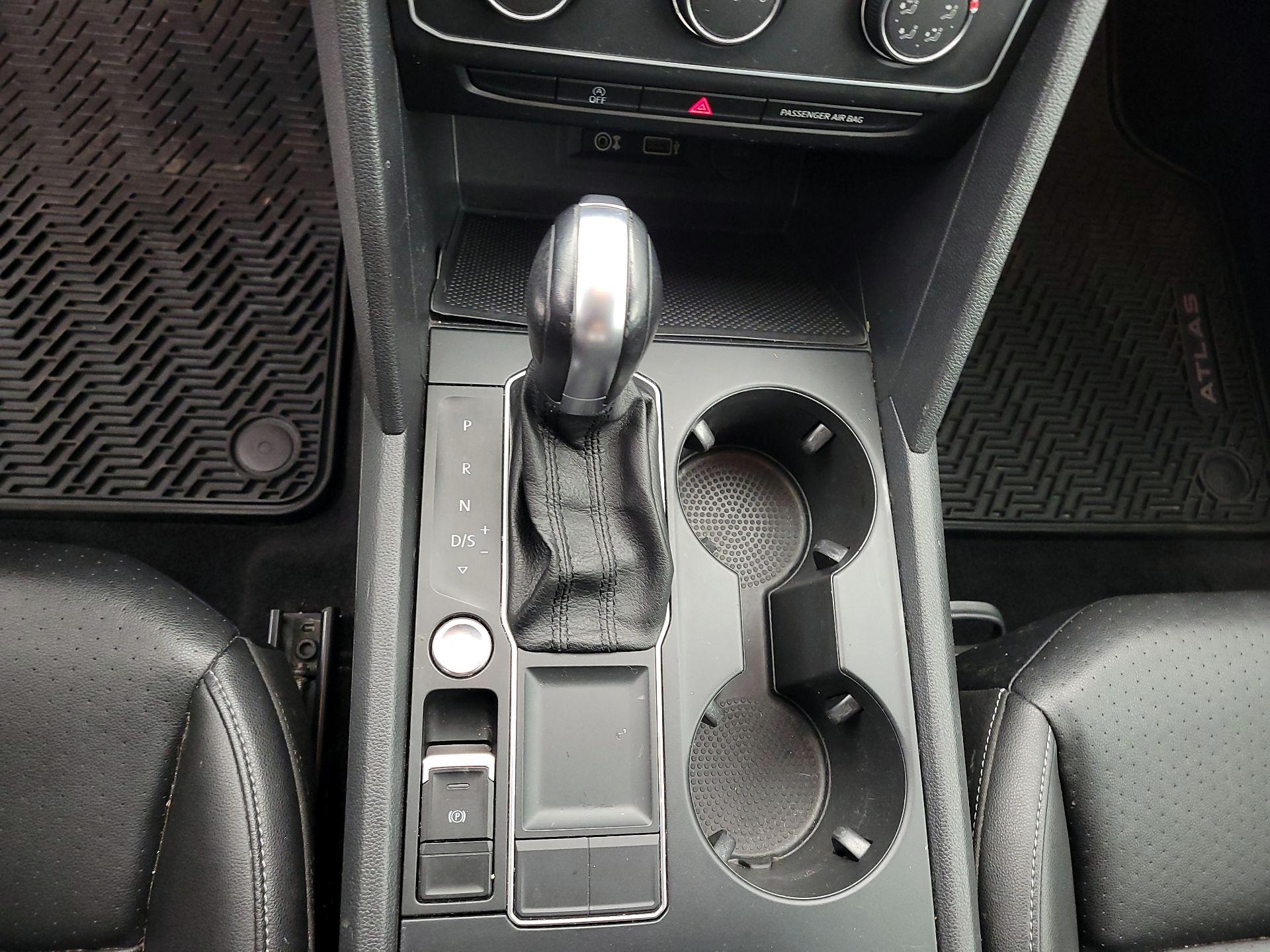 Thumbnail: 2018 Volkswagen Atlas - 17