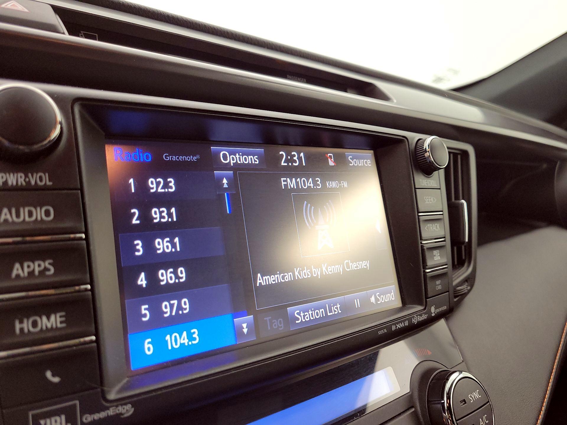 Thumbnail: 2016 Toyota RAV4 - 15