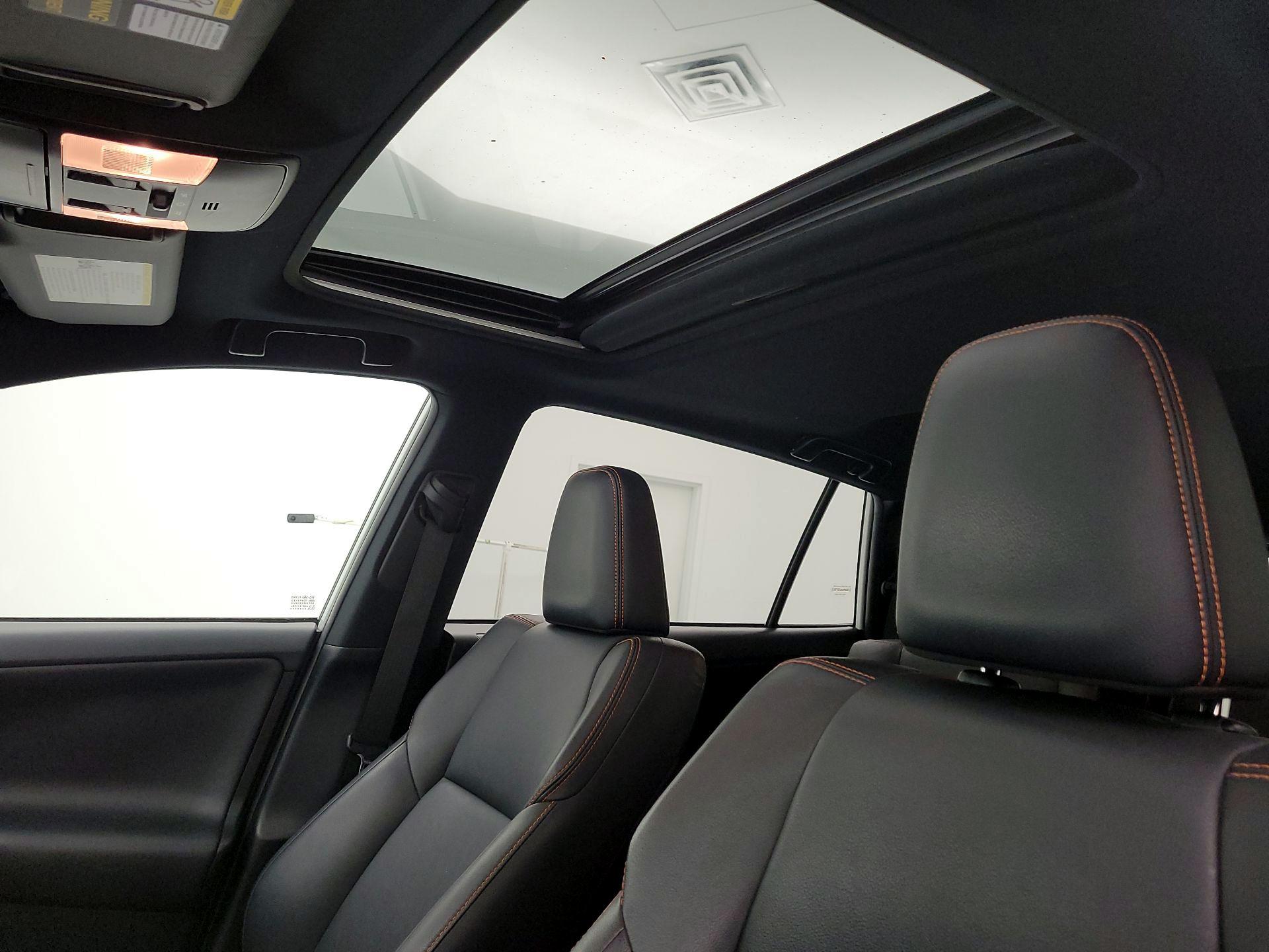 Thumbnail: 2016 Toyota RAV4 - 19