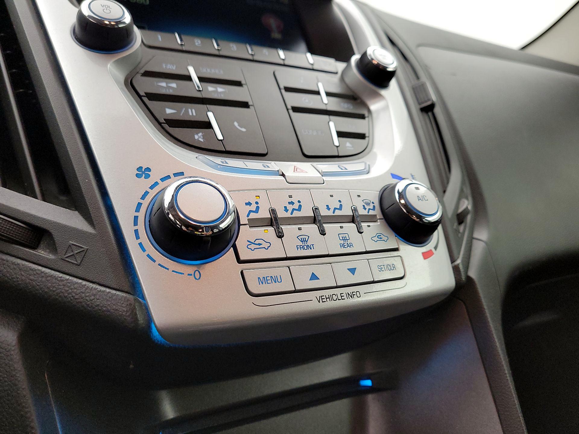 Thumbnail: 2015 Chevrolet Equinox - 15