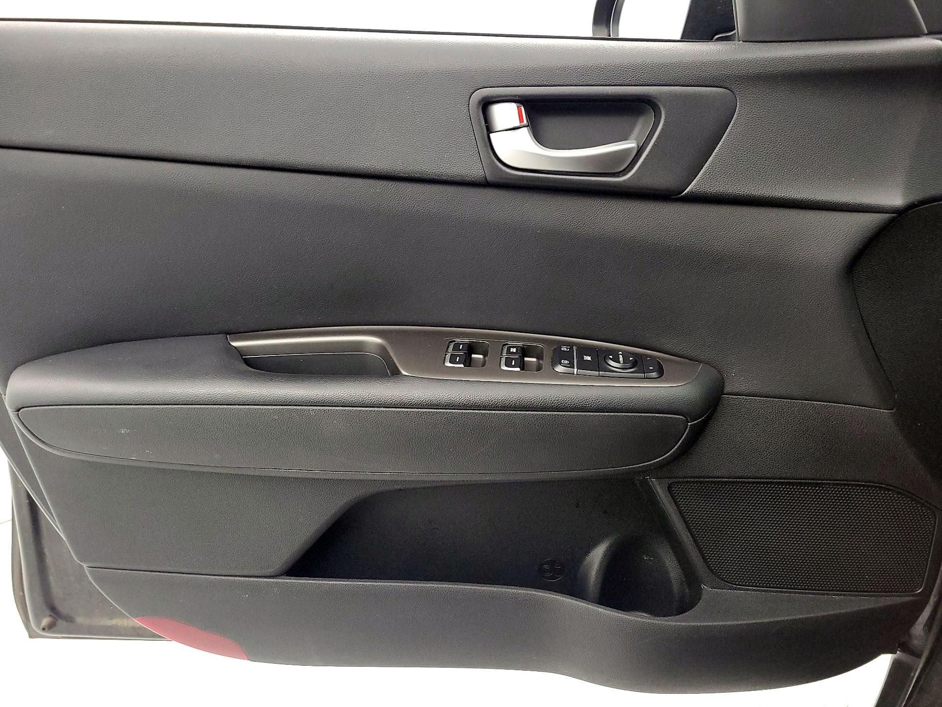 Thumbnail: 2019 Kia Optima - 12